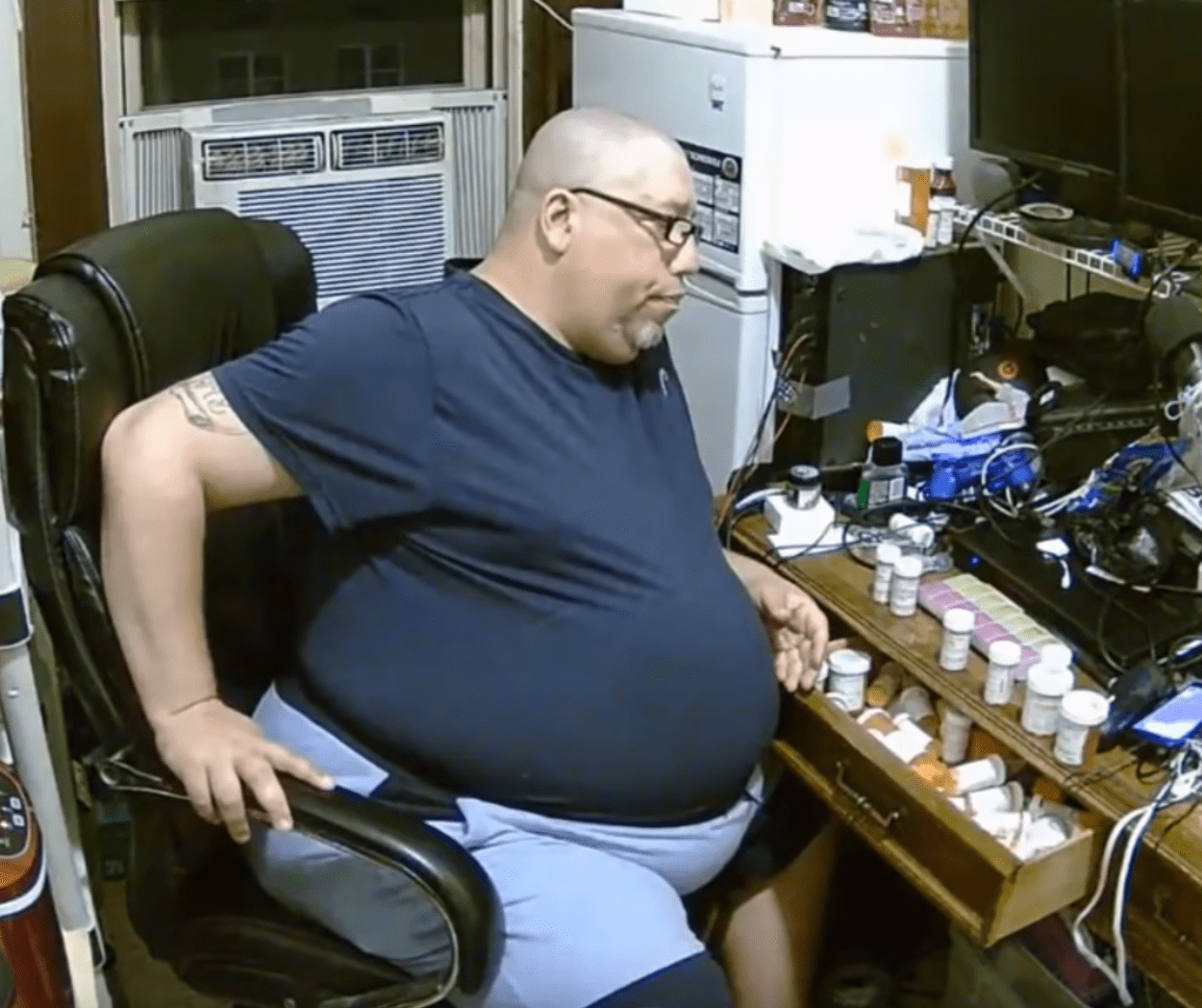 High Pitch Eric receiving his 600 unemployment check howardstern