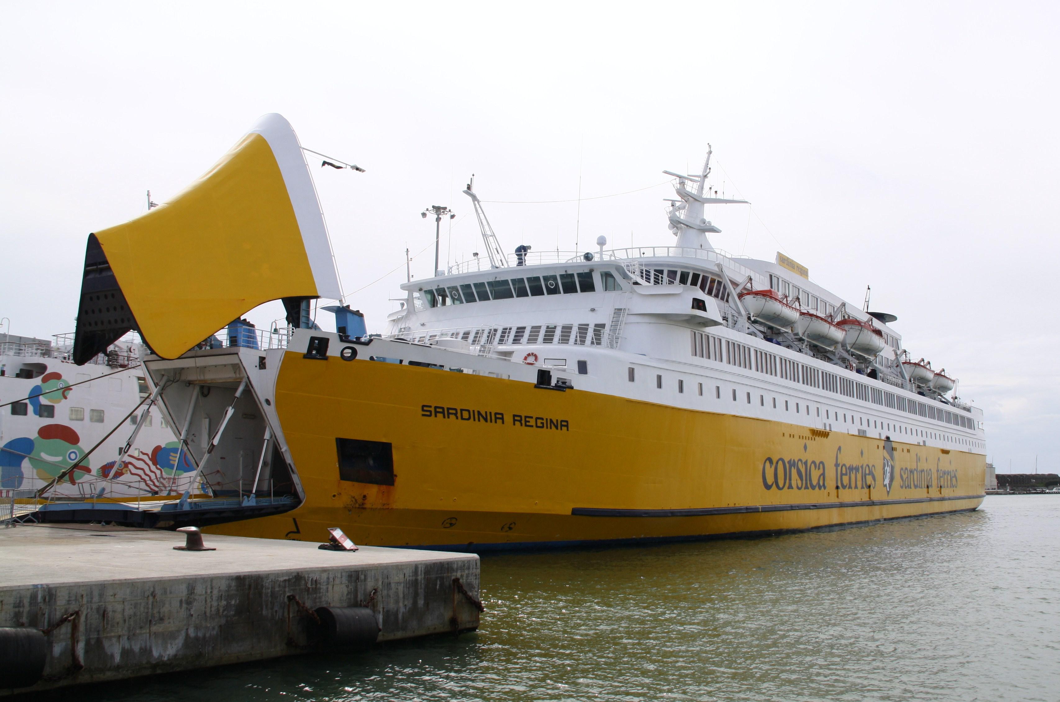 The SS Sardinia Regina (Queen of Sardinia) Cruiseferry r/Ferries