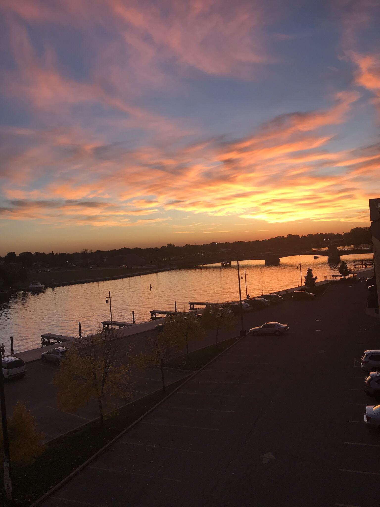 Oshkosh Sunset Fox River r/wisconsin