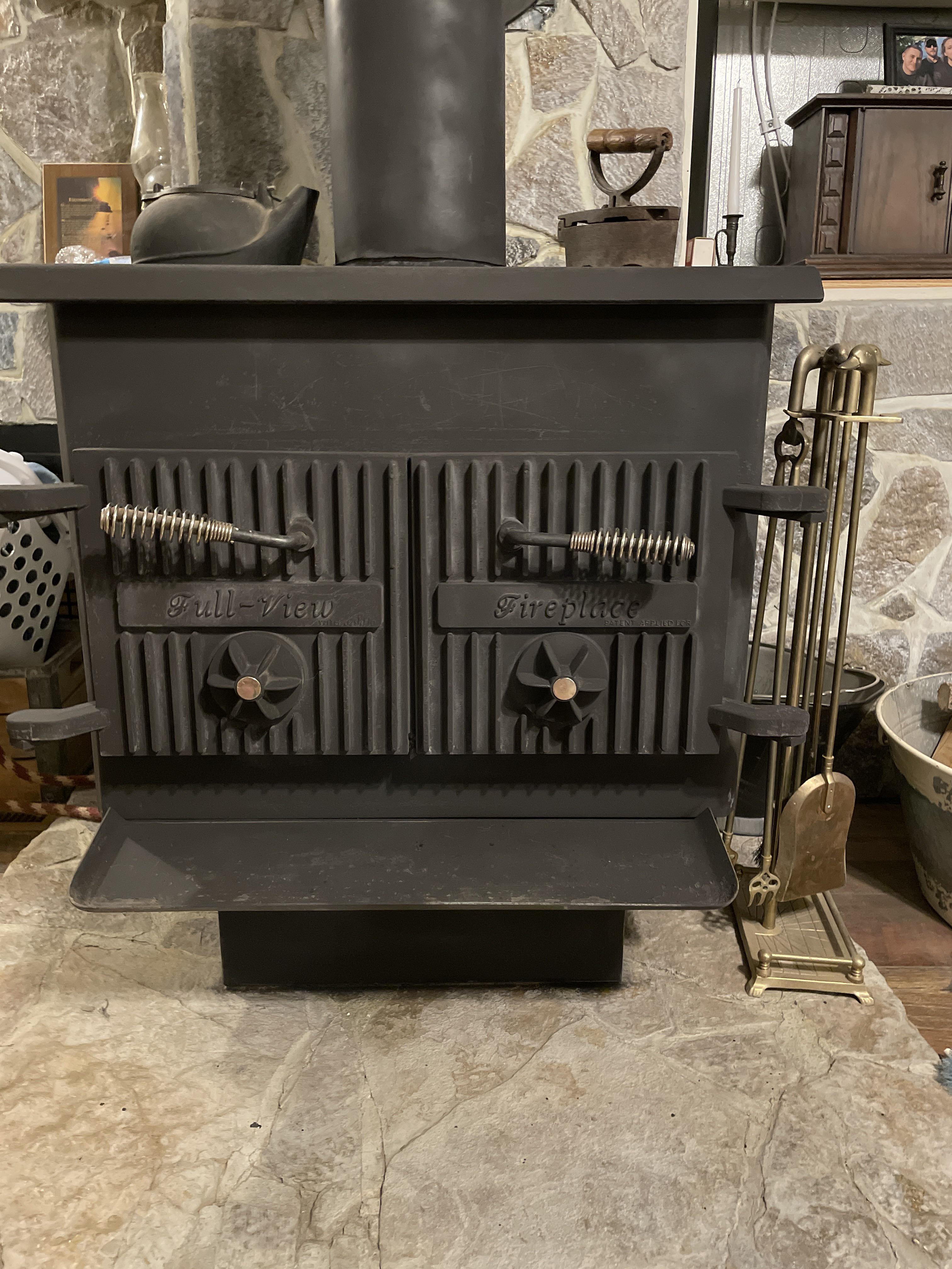 This amazing stove came with a home I bought but there is no name or