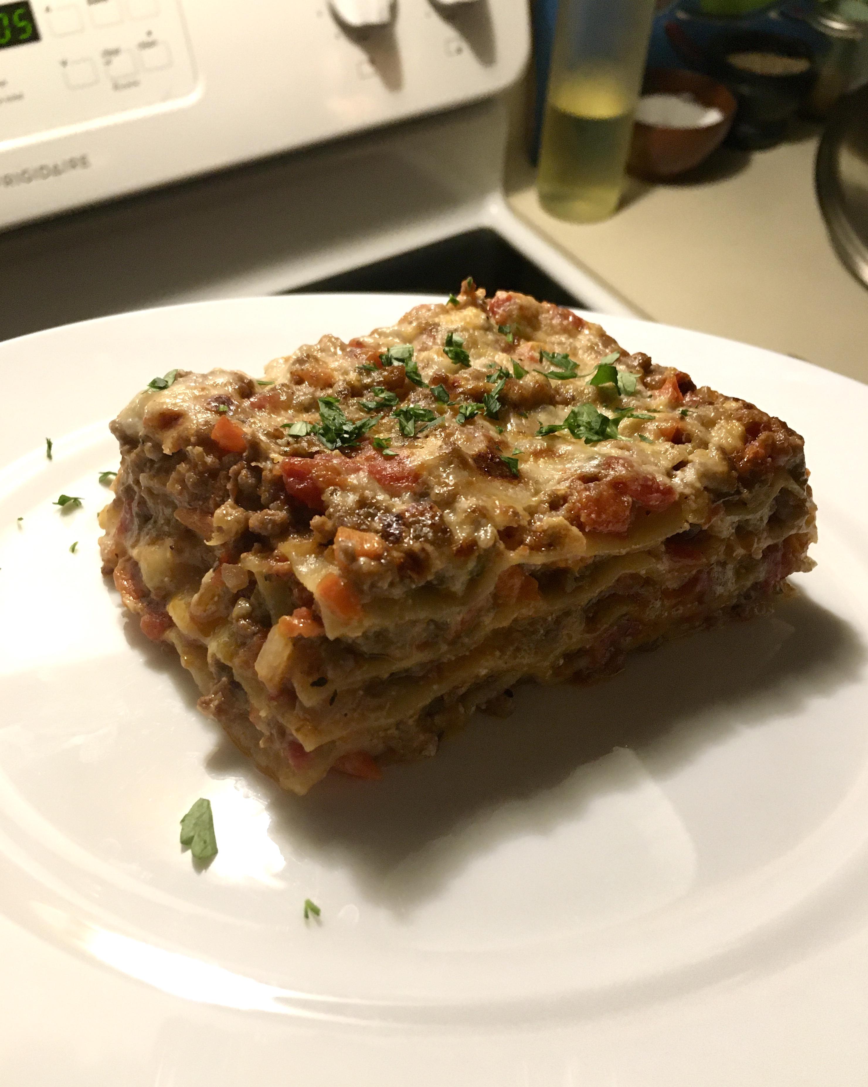 Lasagna with Meat Sauce and Béchamel Ricotta Filling r/recipes