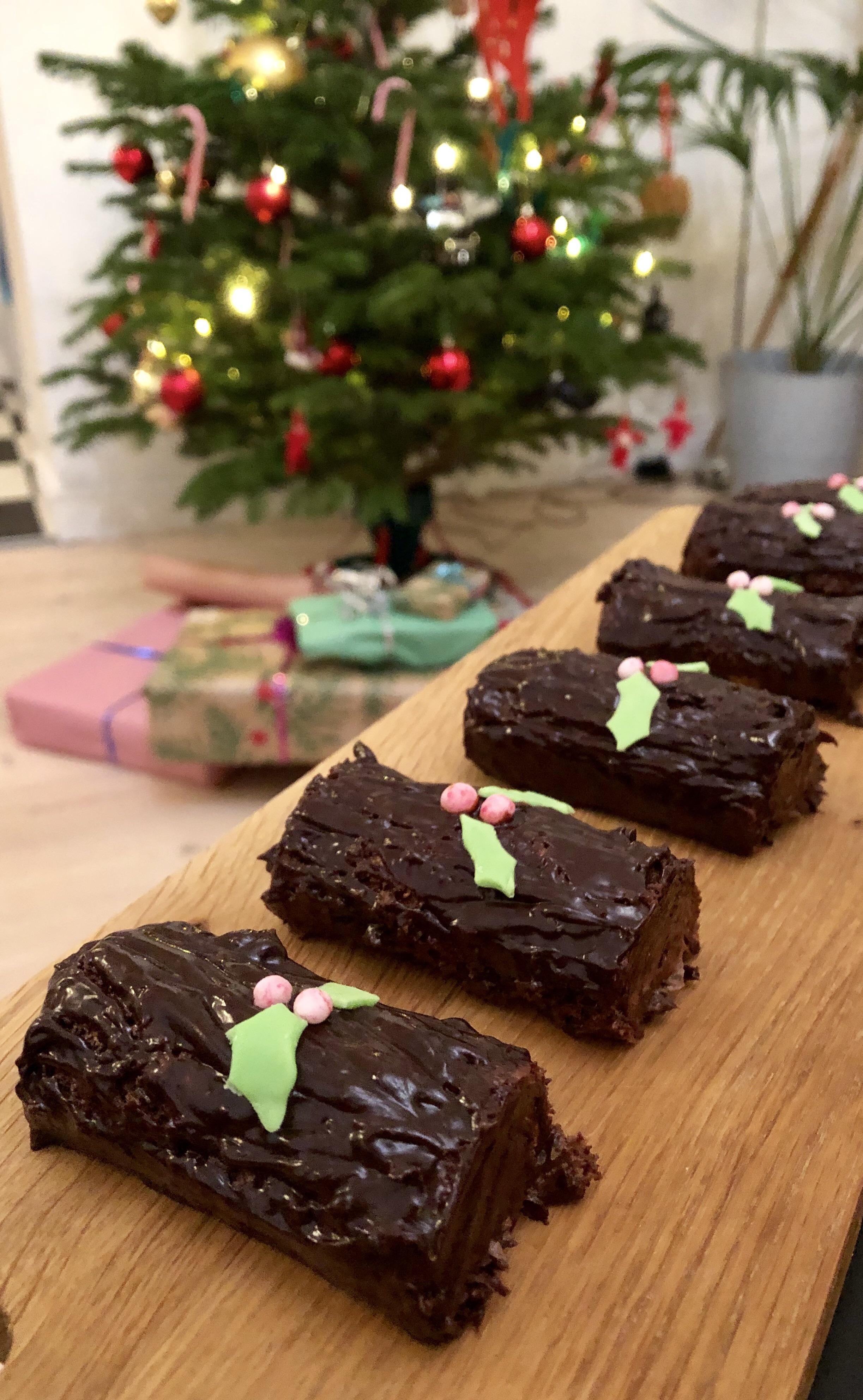 [Homemade] I think i am ready to serve my mini Christmas yule logs tomorrow. r/food