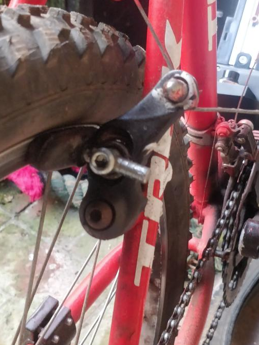 [HELP] How to loosen my old brake caliper when it's incredible stiff