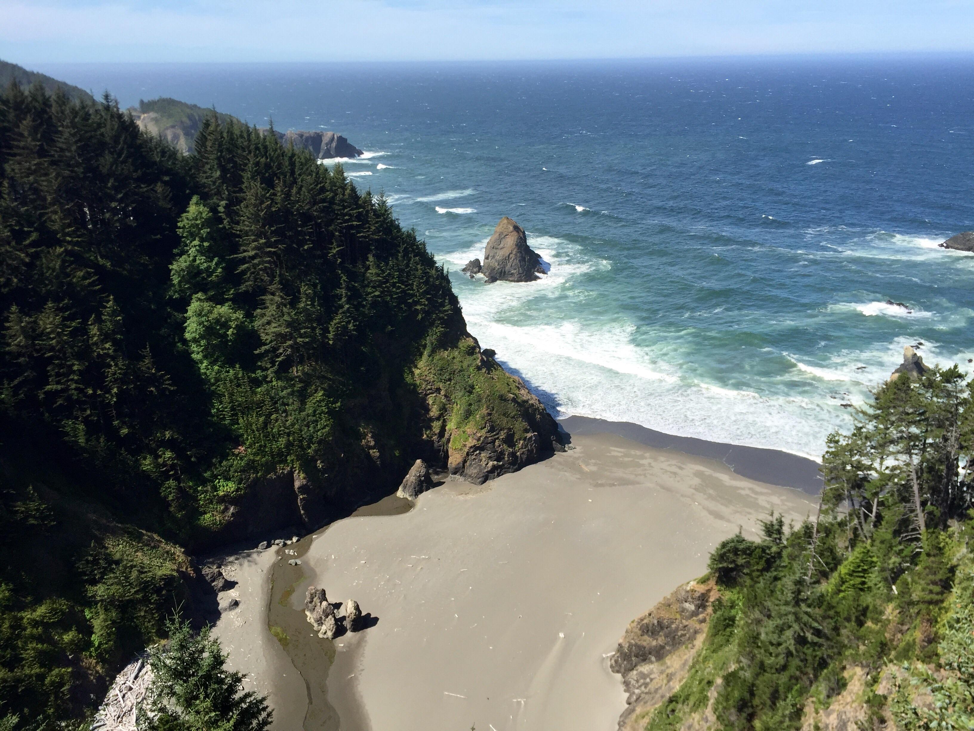 Looking Down Thomas Creek Bridge (tallest bridge in Oregon) r/oregon