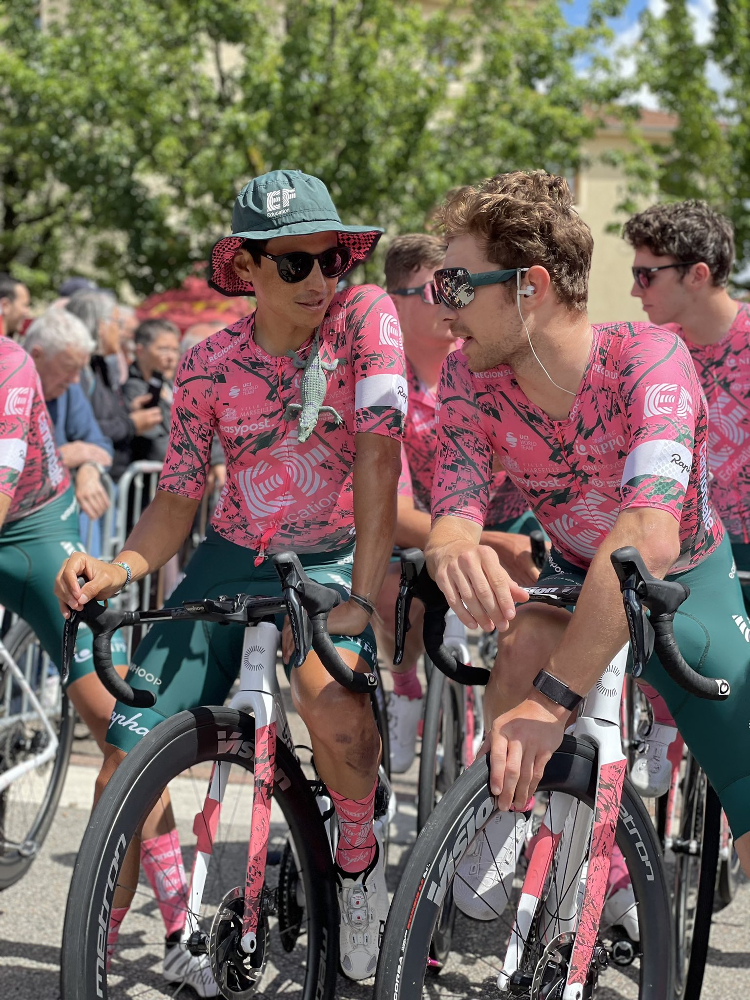 Modern procycling fashion r/bicycling