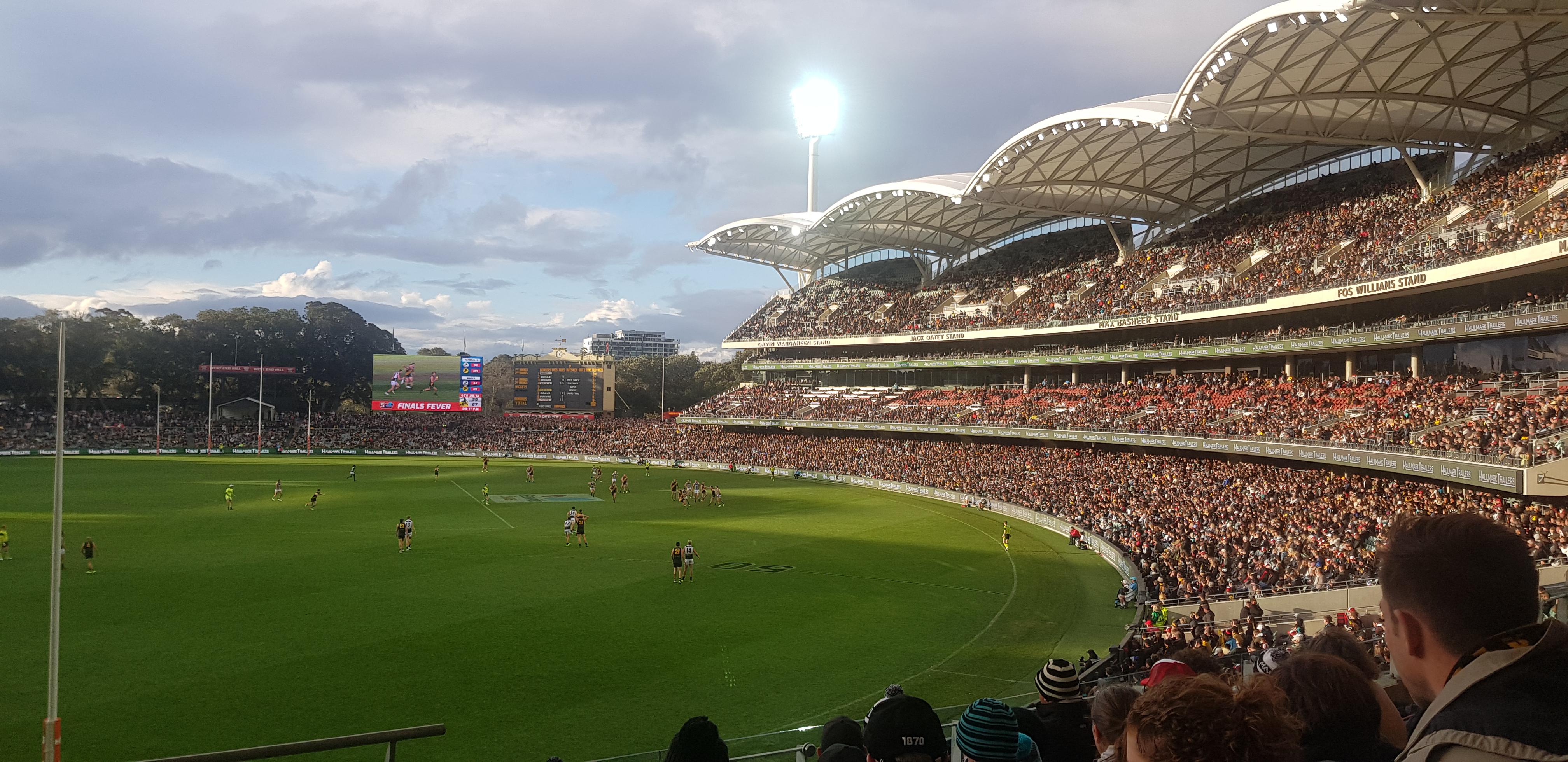 39,105 at Adelaide Oval supporting local footy r/AFL