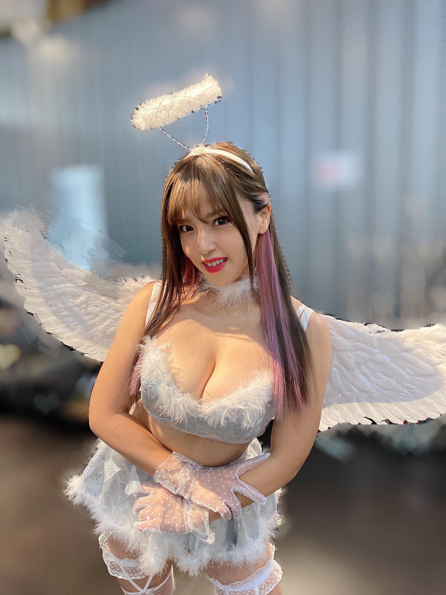 Mina Shirakawa hot boobs : WrestleGirls