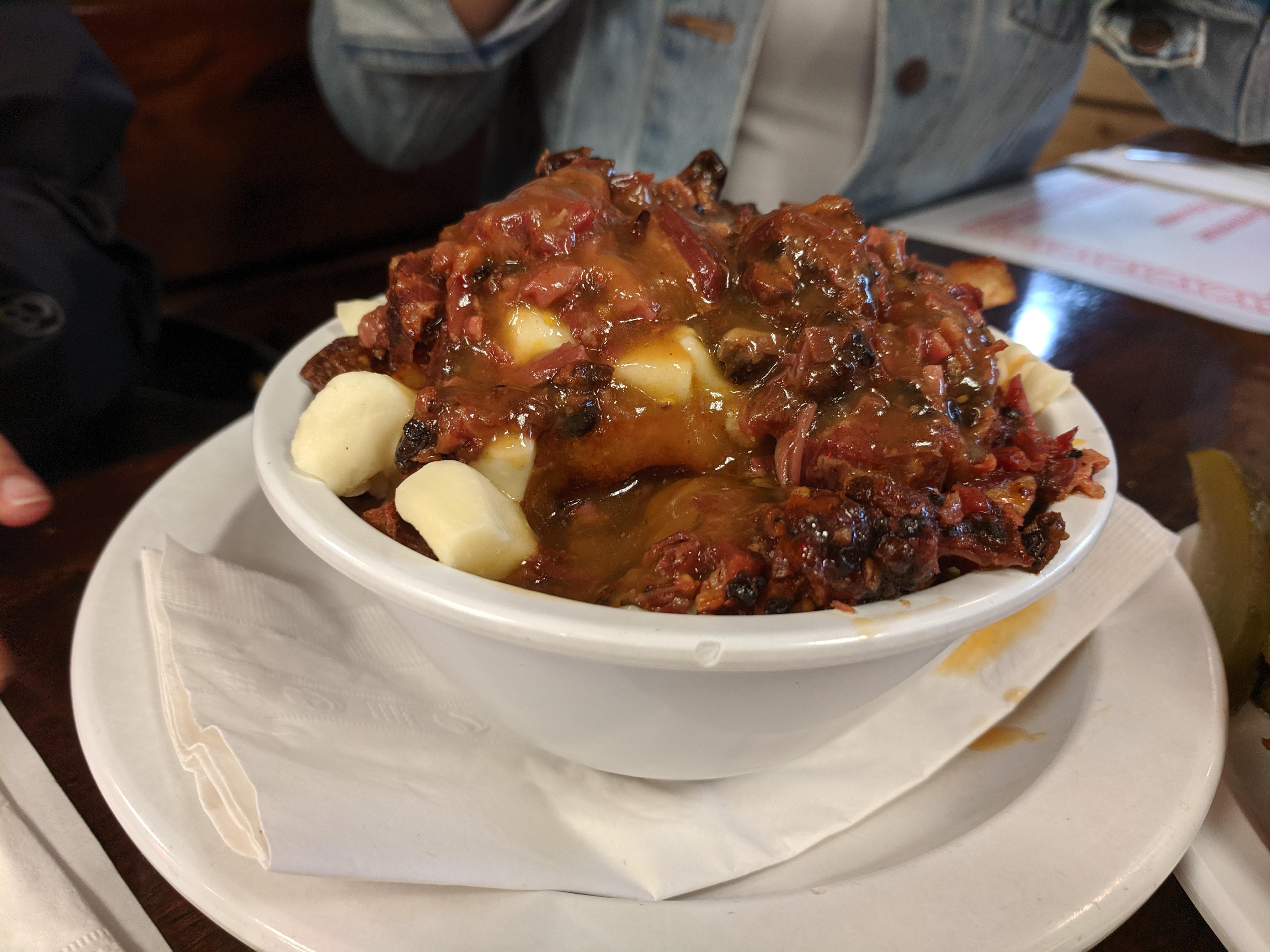 [OC] Montreal Smoked Meat Poutine r/FoodPorn