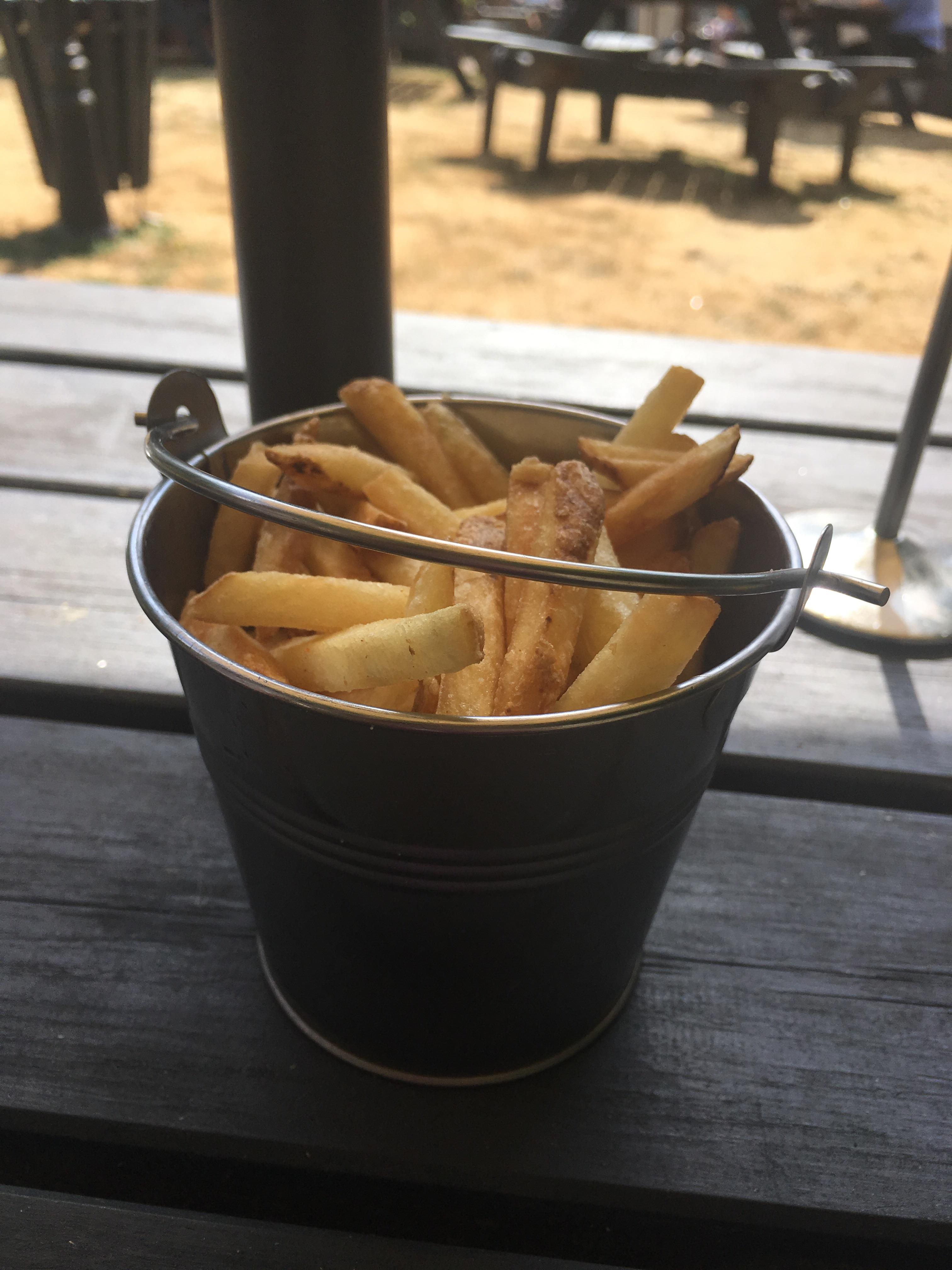 The classic chipsinbucket. Where do I put my ketchup??? r/WeWantPlates