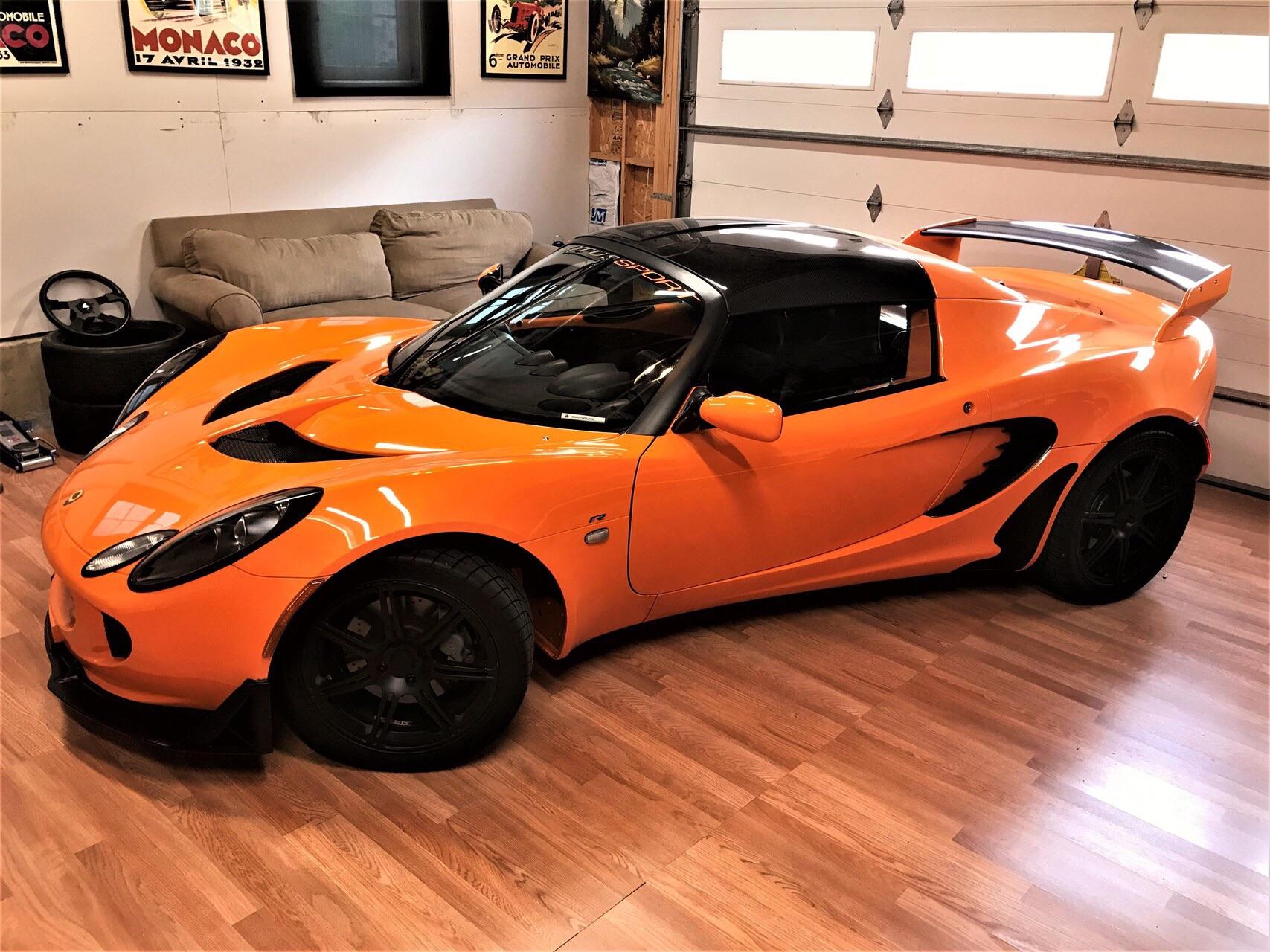 Laminate flooring in the garage r/richpeopleshit