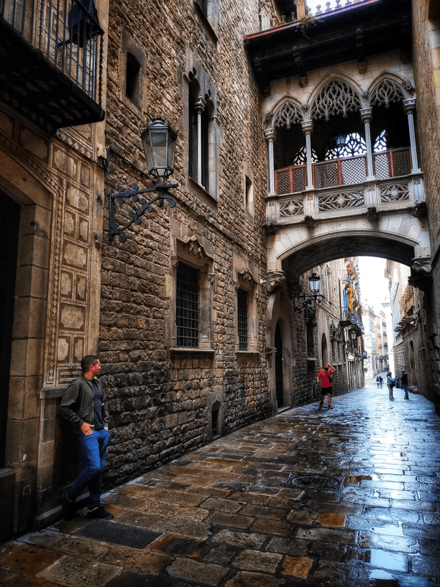 Gothic Quarter, Barcelona, Spain r/WalkableStreets