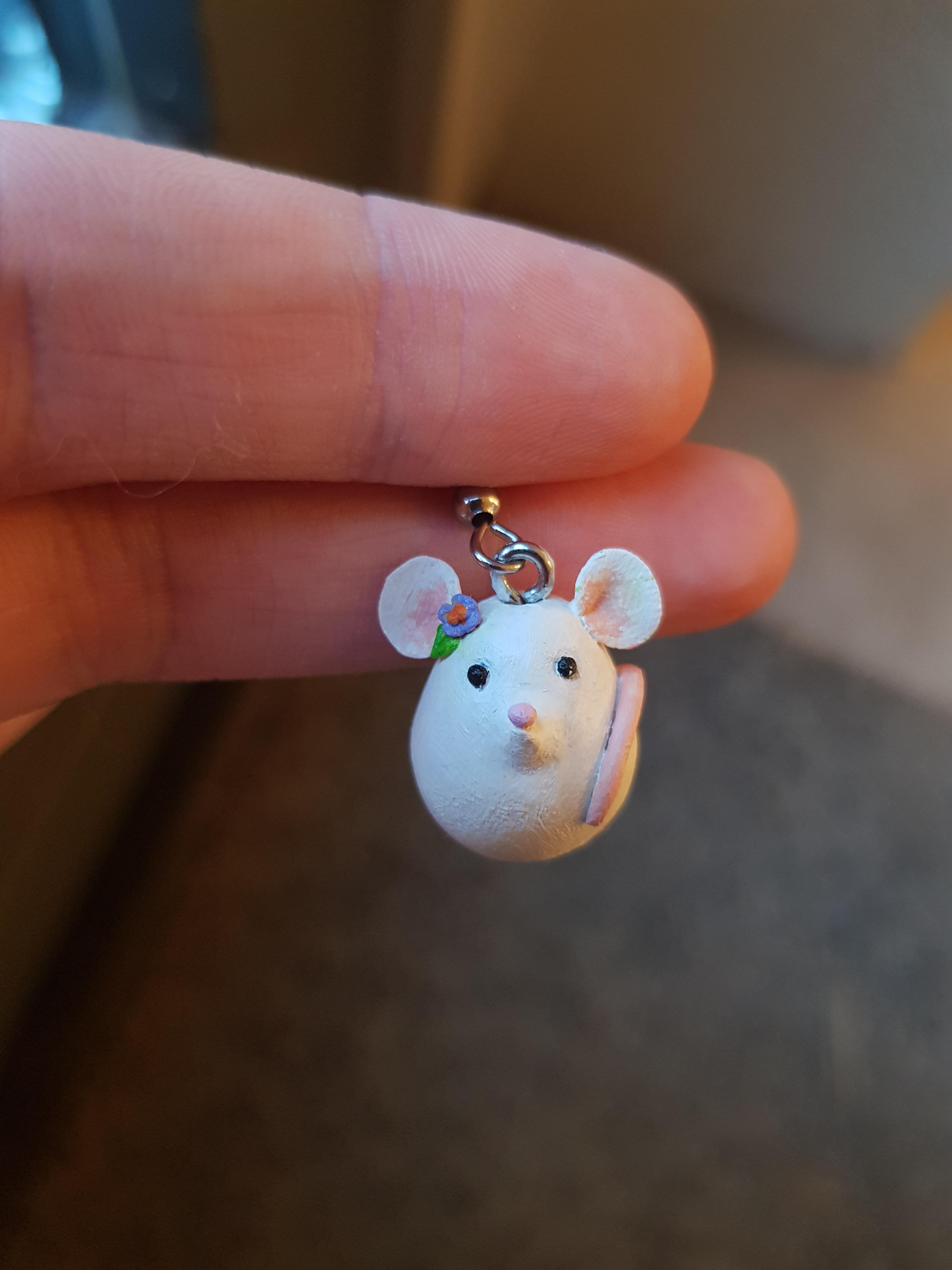 It's kind of difficult to see in the picture, but how do I get rid of