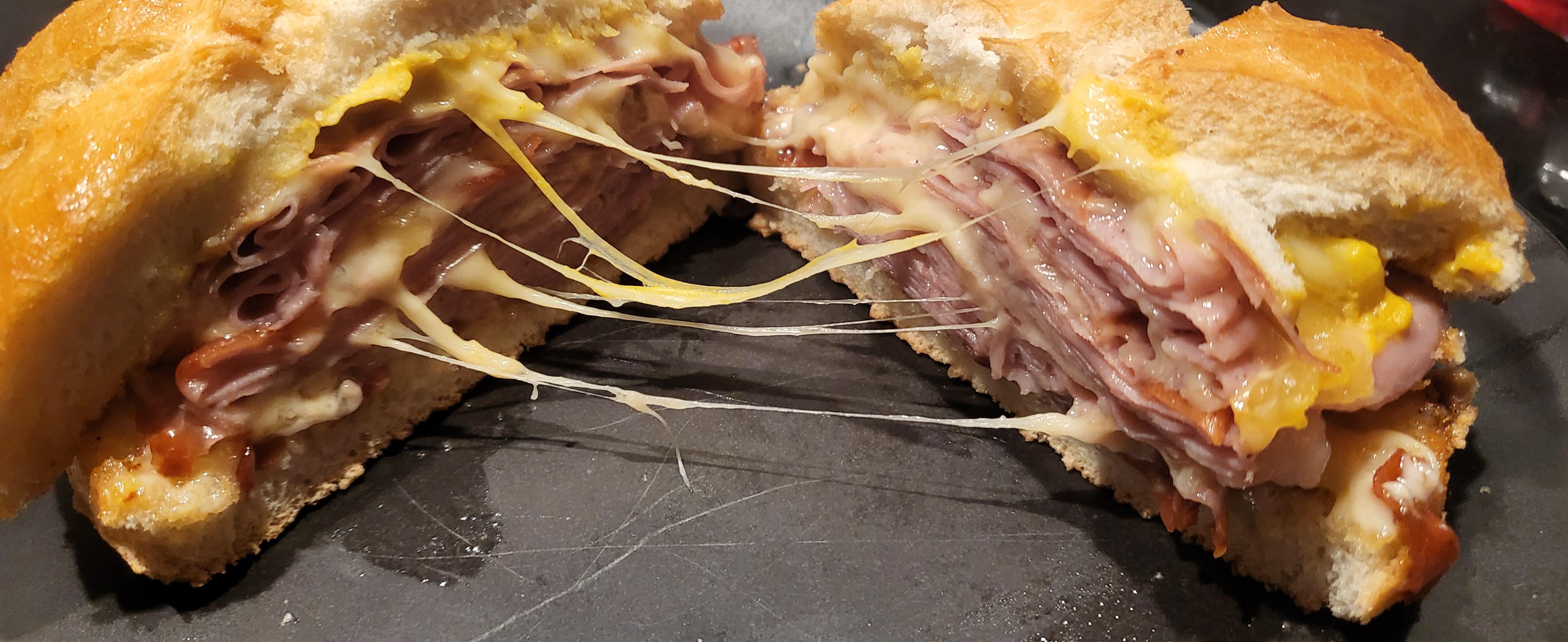 Bologna mortadella sandwich. Anthony Bourdain's favourite r/Sandwiches