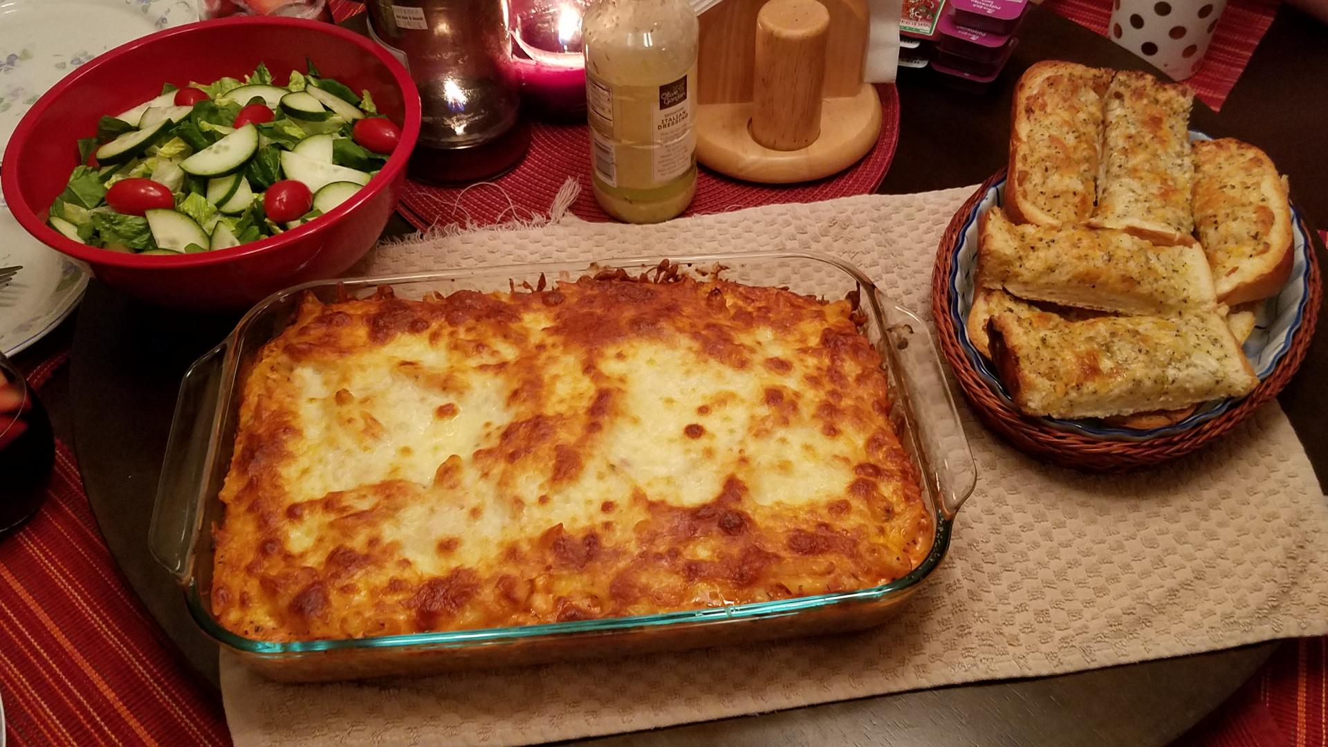 [Homemade] baked pasta & cheesy garlic bread r/food