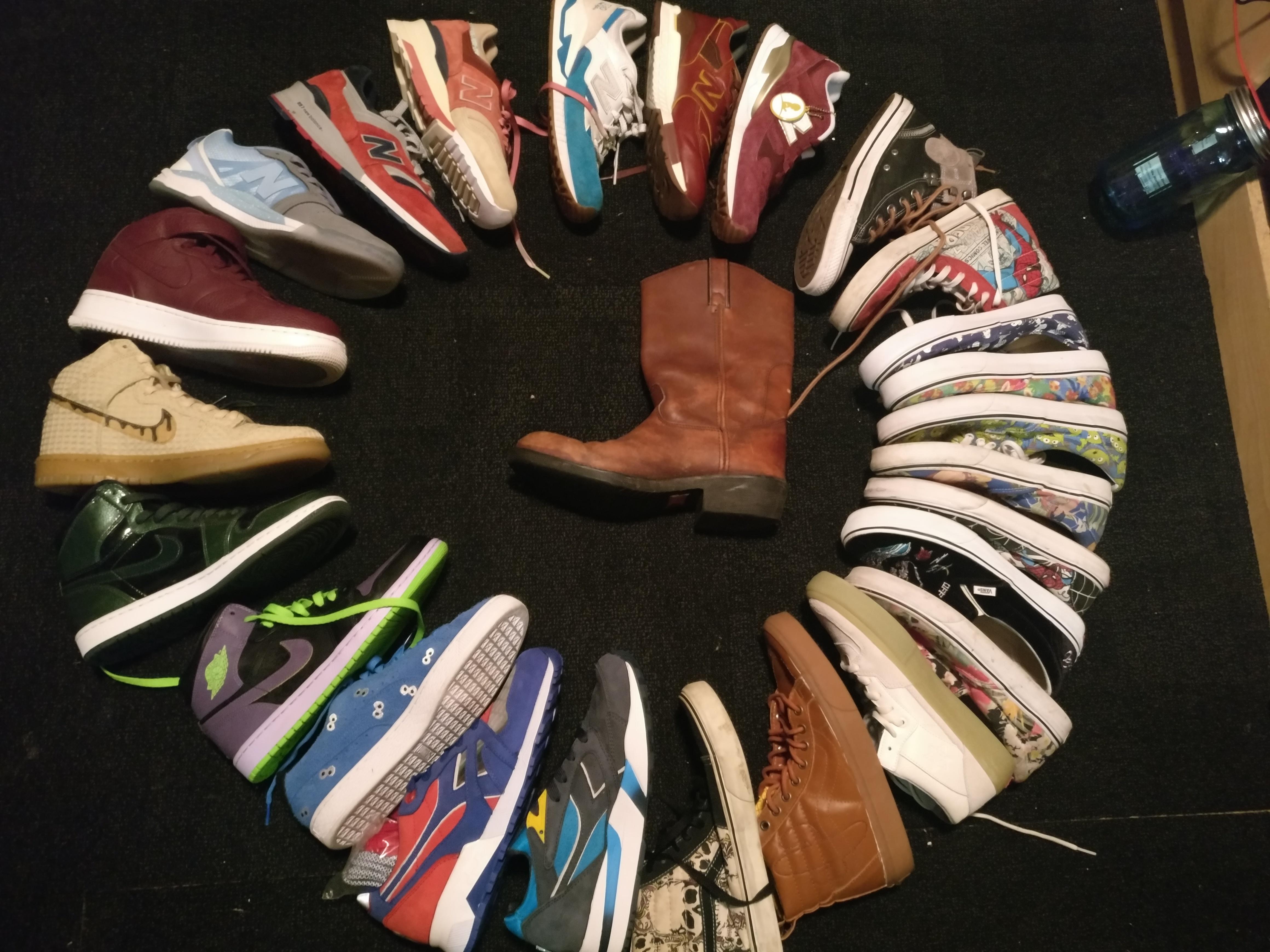 Wheel of heaters and beaters, with the king in the center. r/Sneakers