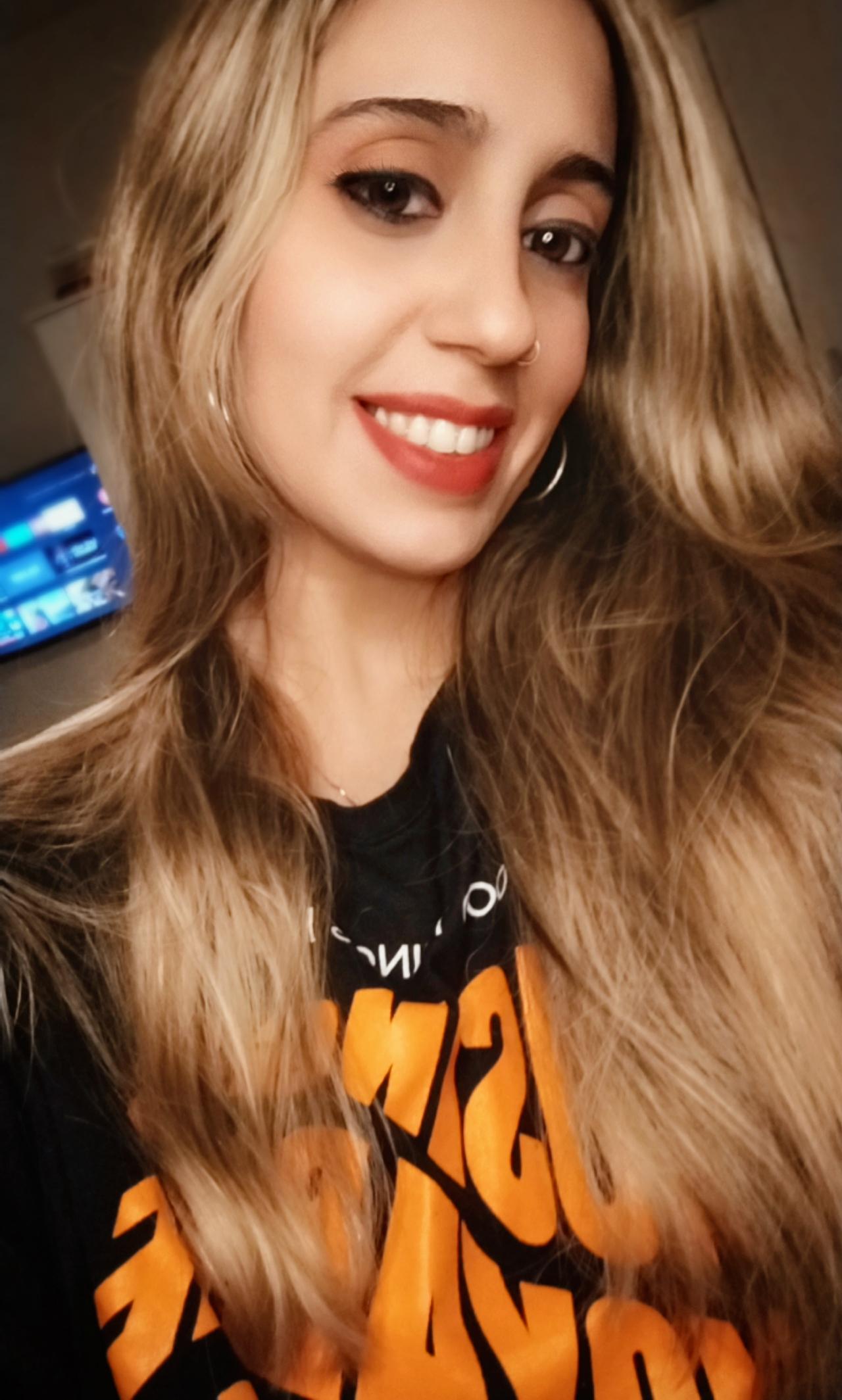 The face of a girl who will not go to work tomorrow r/Faces