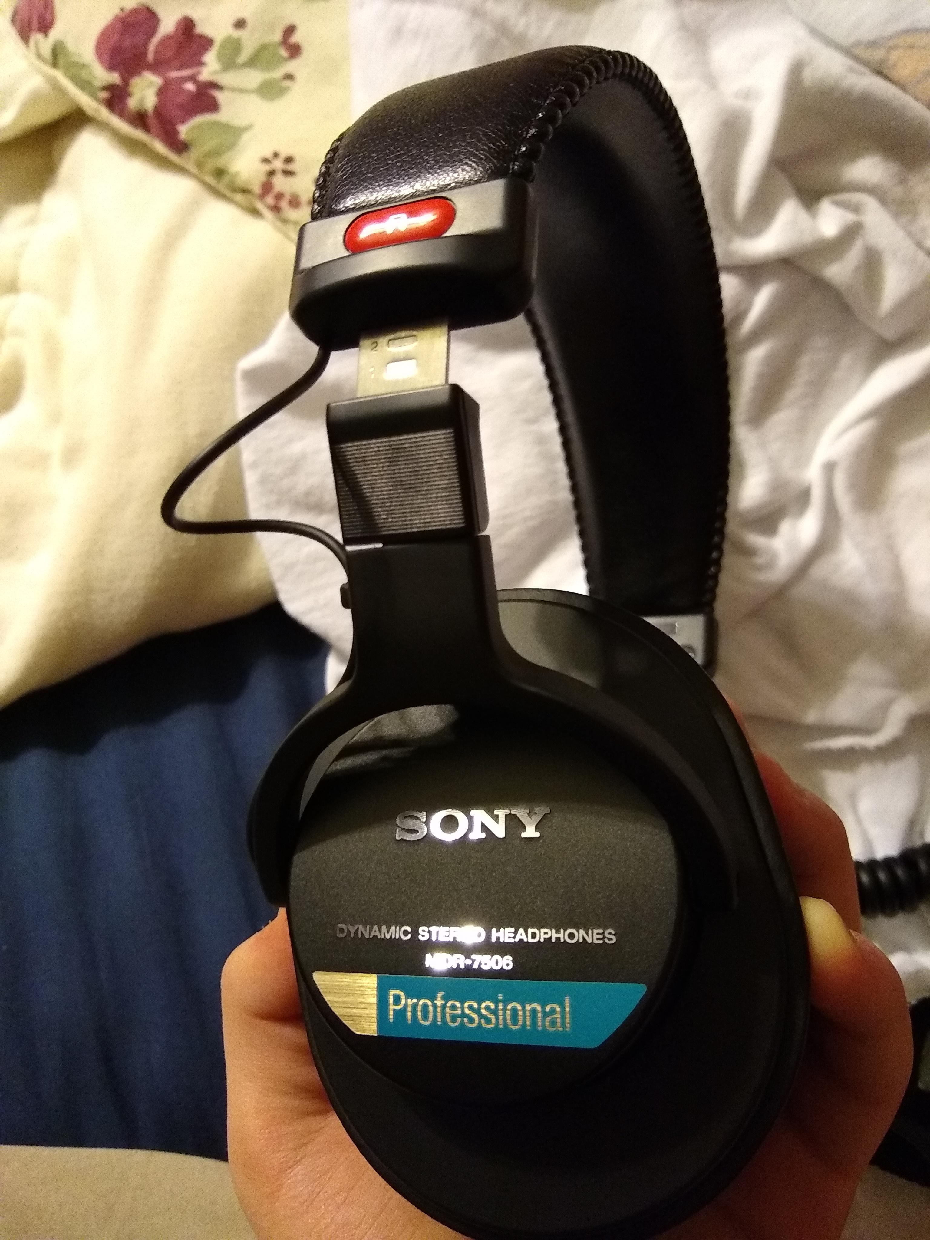 Sony MDR7506 that I got for Christmas r/headphones