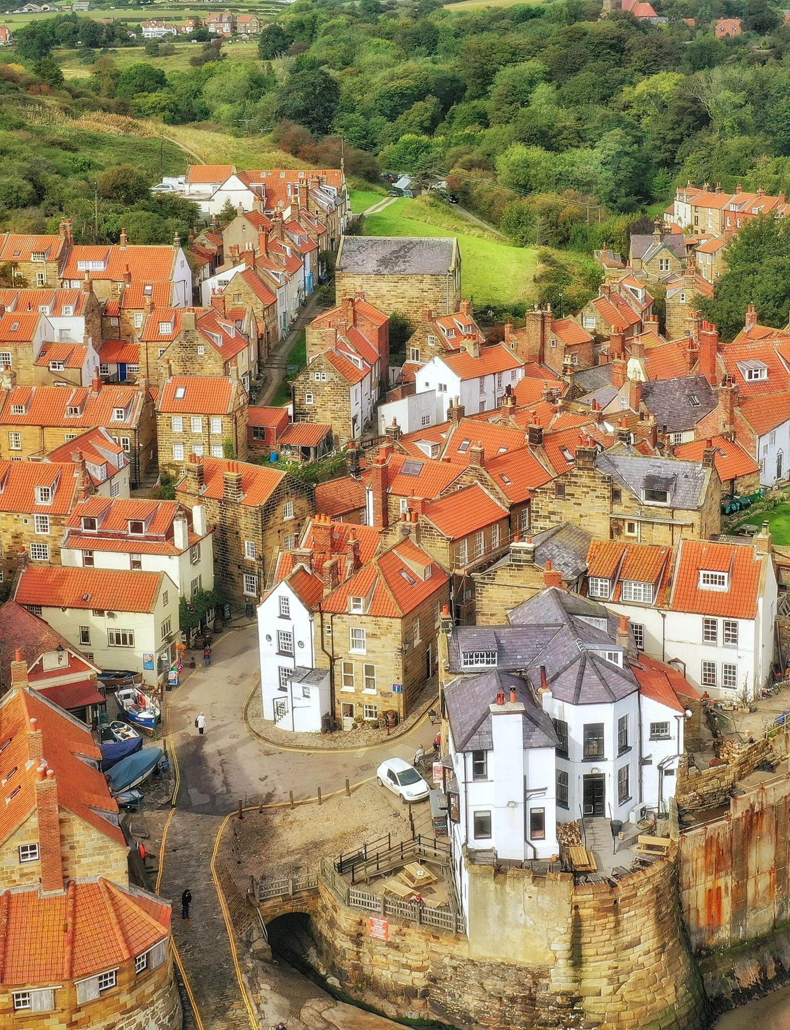 Robin Hood’s Bay, North Yorkshire. r/britpics