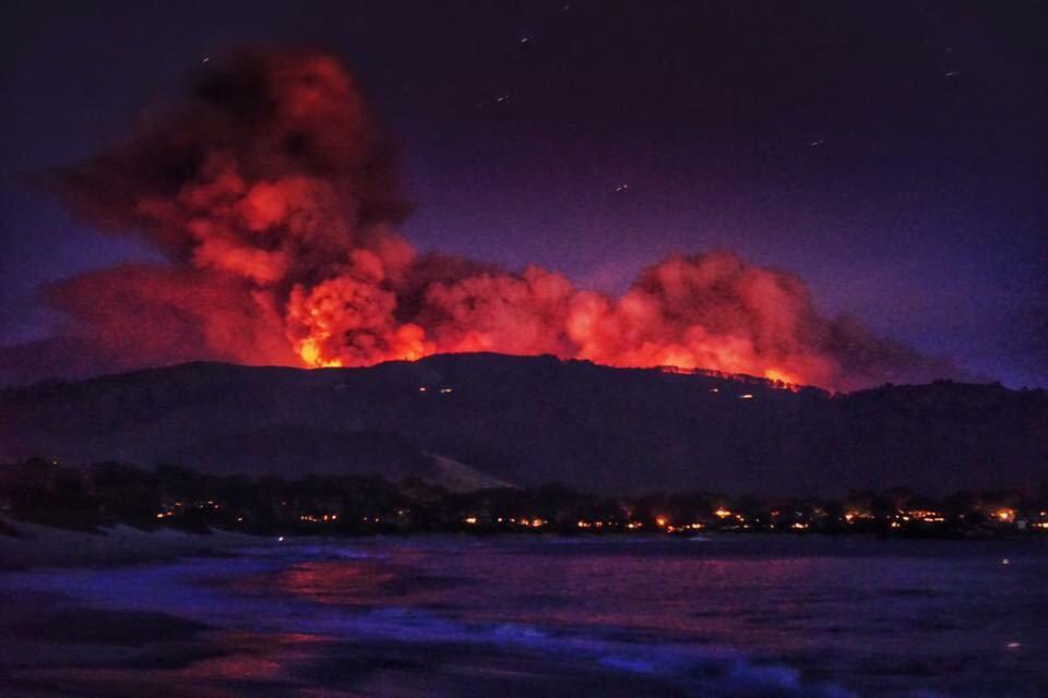 Big sur fire from Carmel beach r/NatureISscary