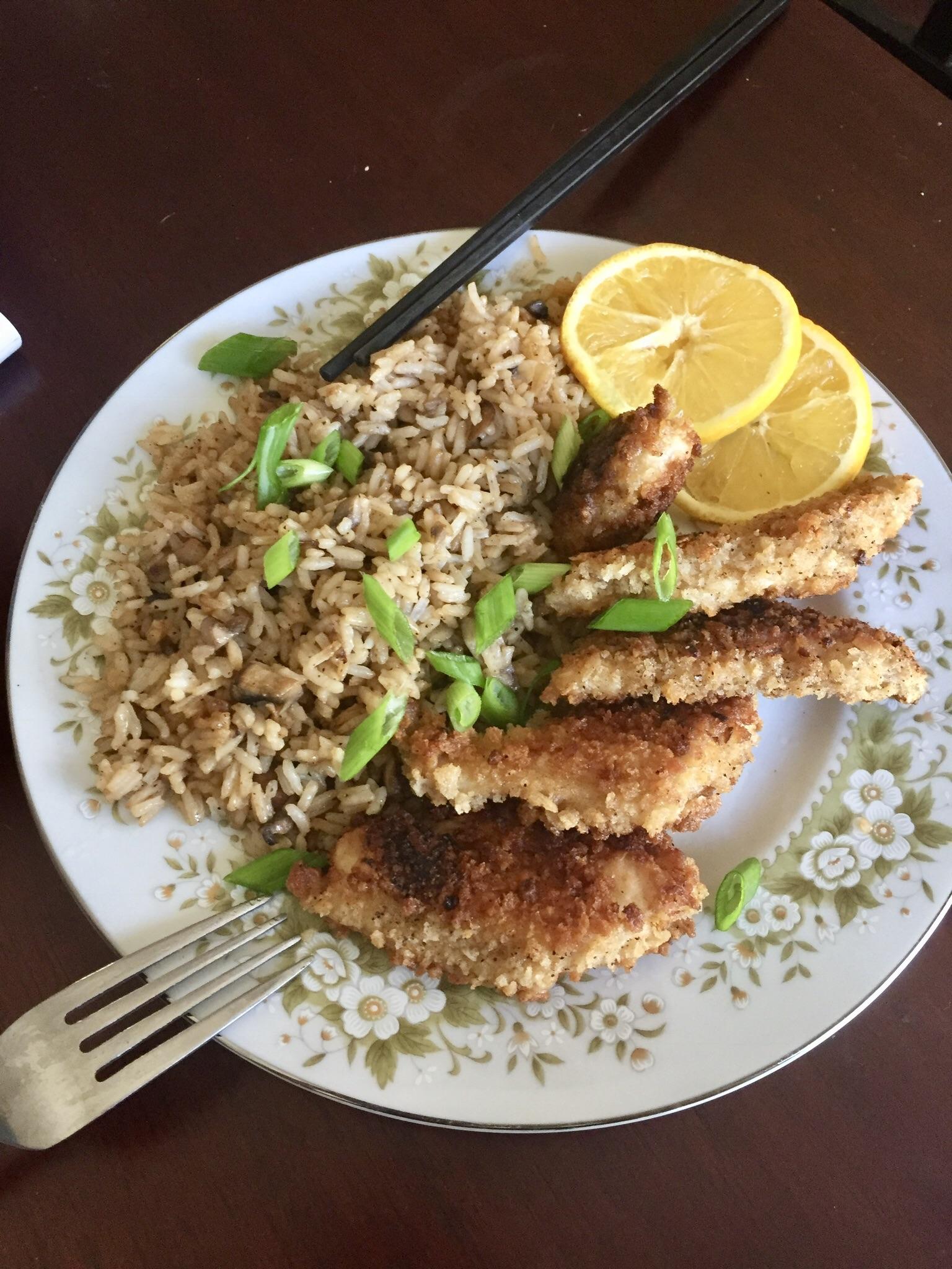[homemade] pankocrusted chicken tenders w fried rice r/food