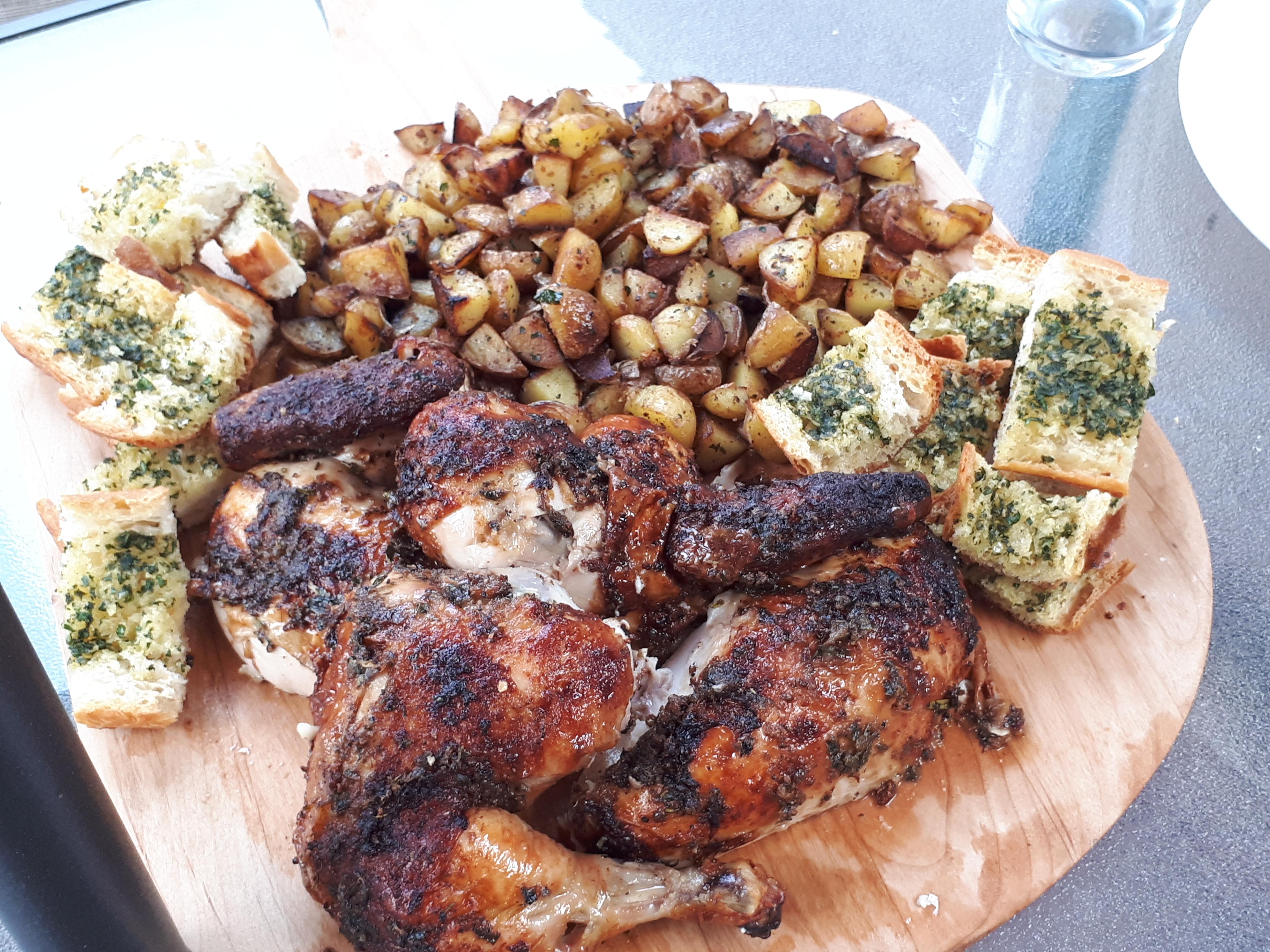 [Homemade] Bbq rotisserie chicken, roasted potatoes and garlic bread