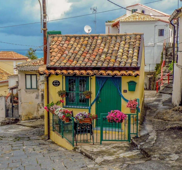 A House in Calabria, Italy r/MostBeautiful