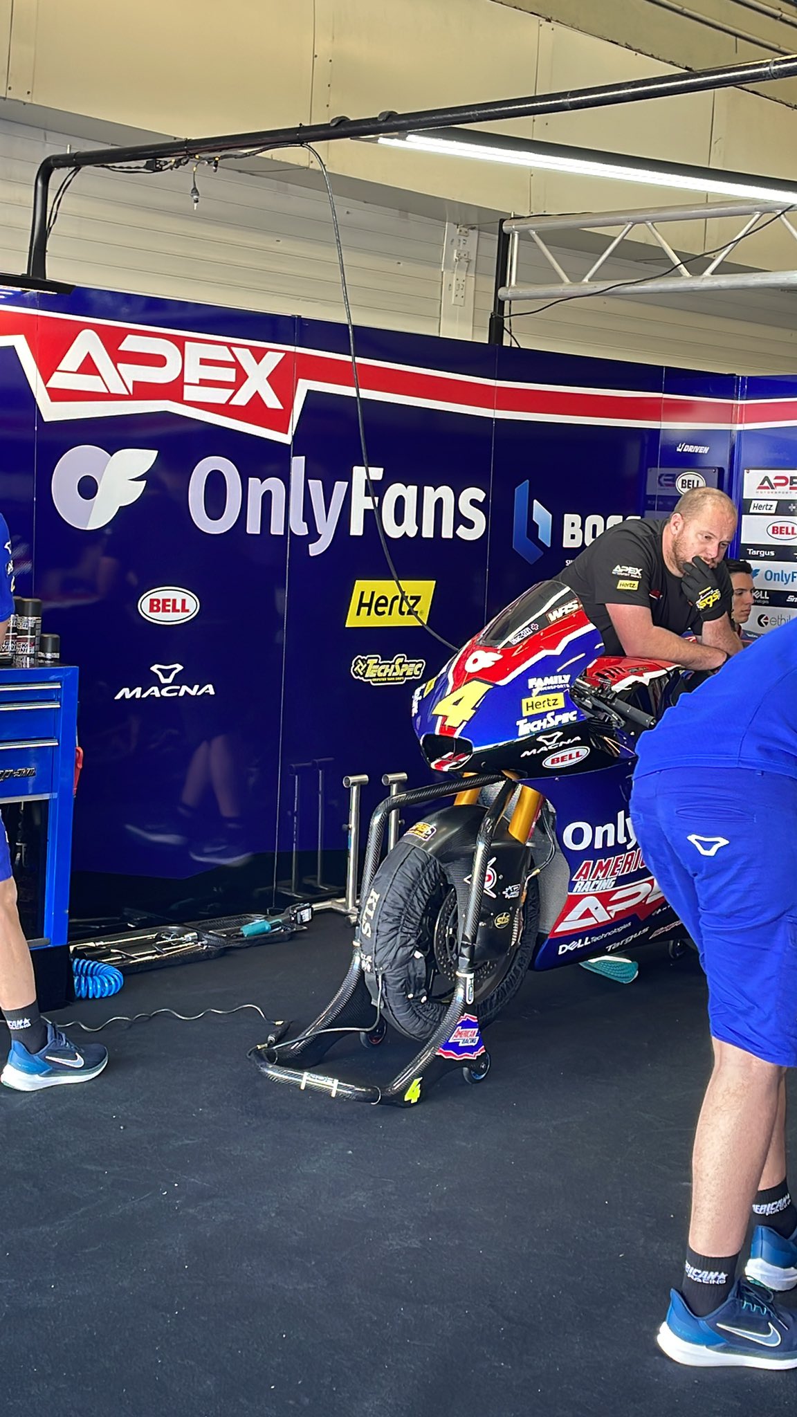 Only Fans joins Moto2 Team, American Racing as a sponsor for 2023 : r