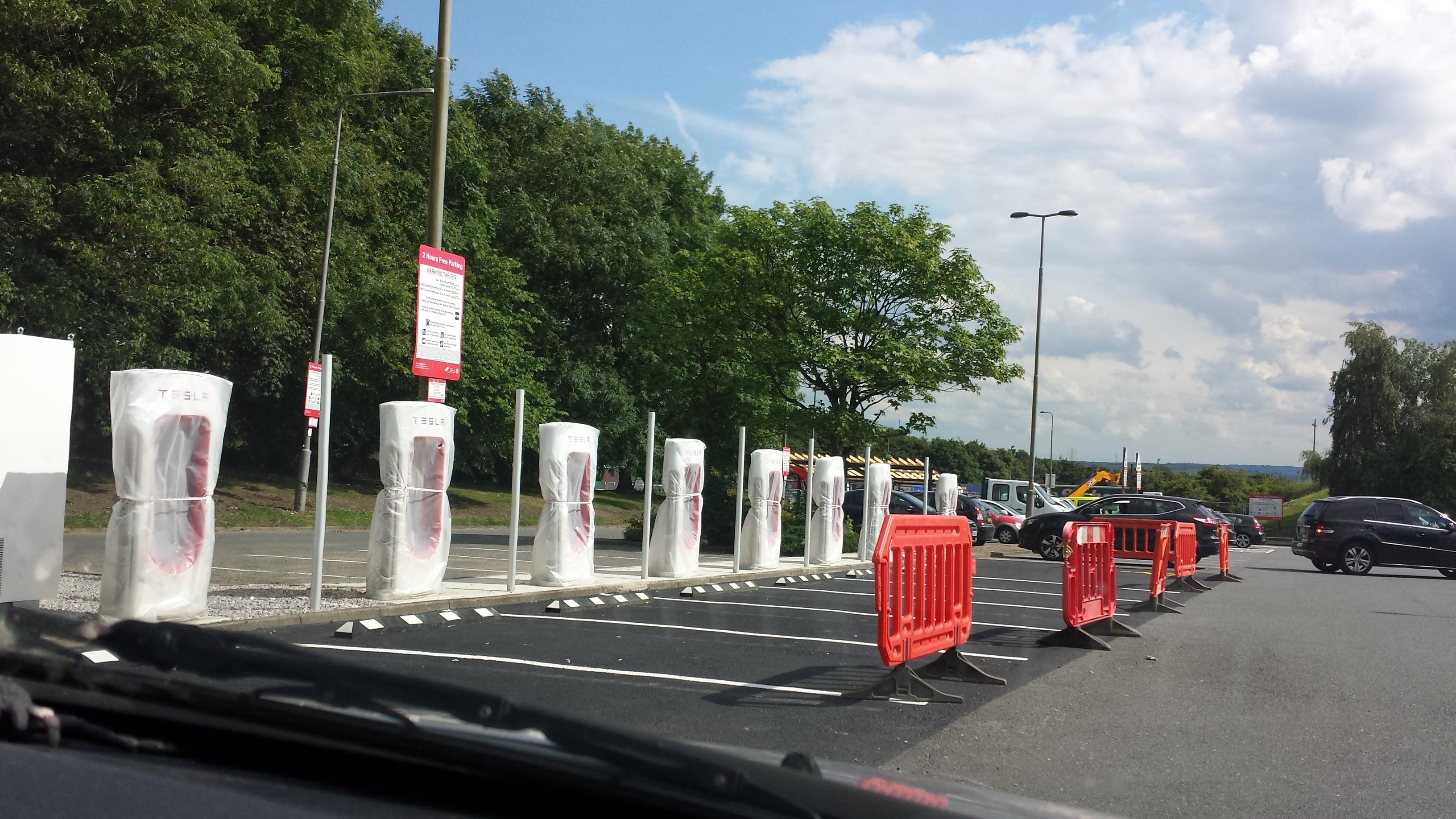 New UK superchargers 8 stalls at Harthead Moor services M62 near