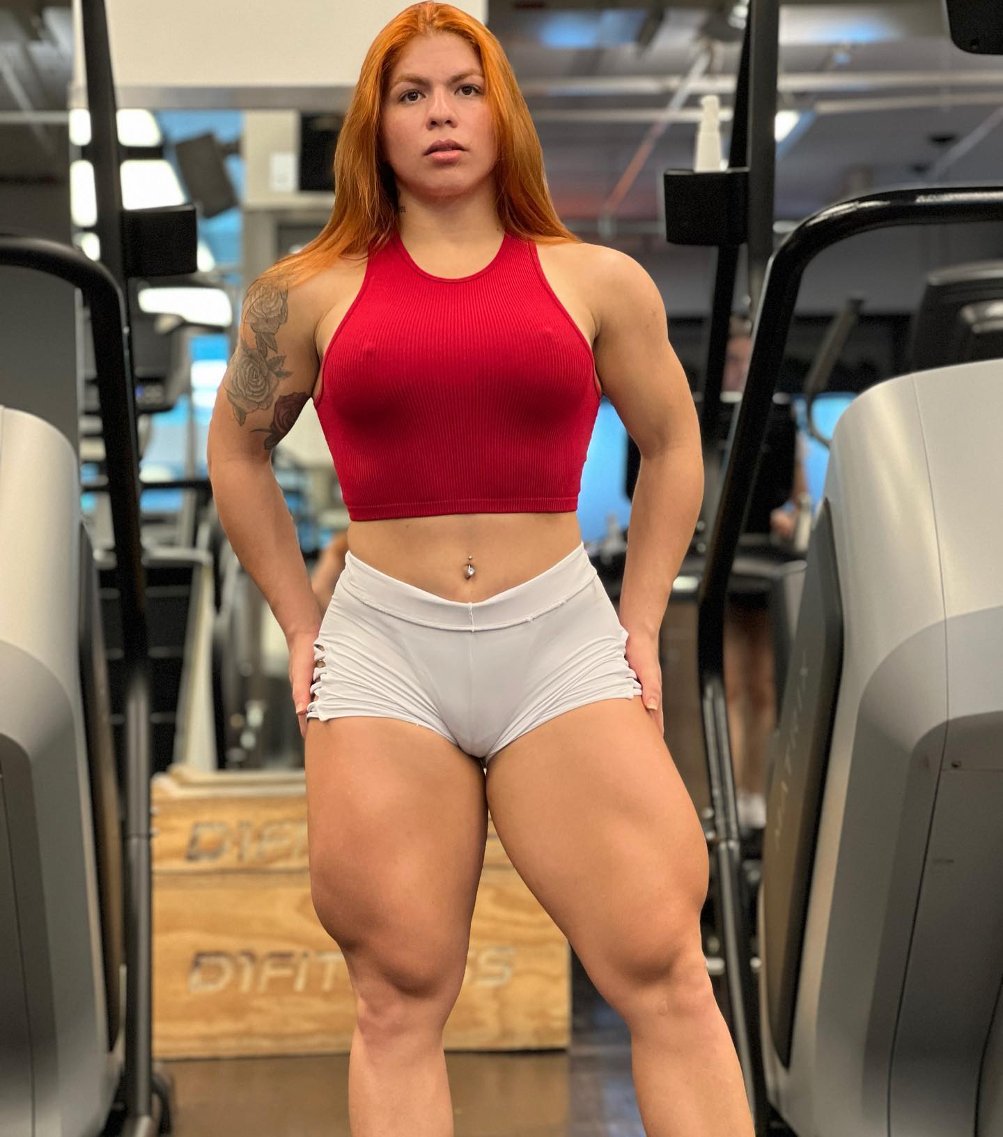 Stefhanny Roque : musclegirlsflexing