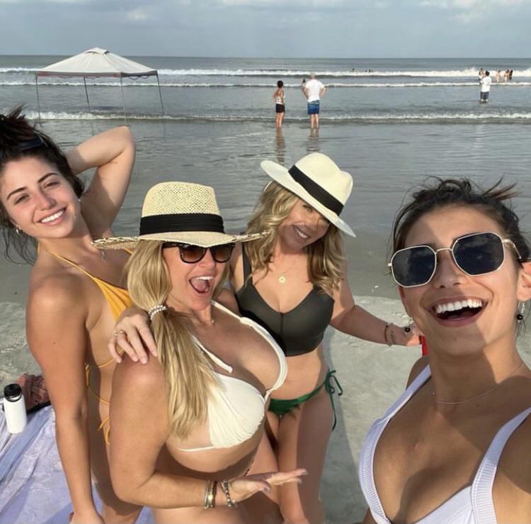 Martha sugalski wftv9 and friends : CurvyNewsWomen