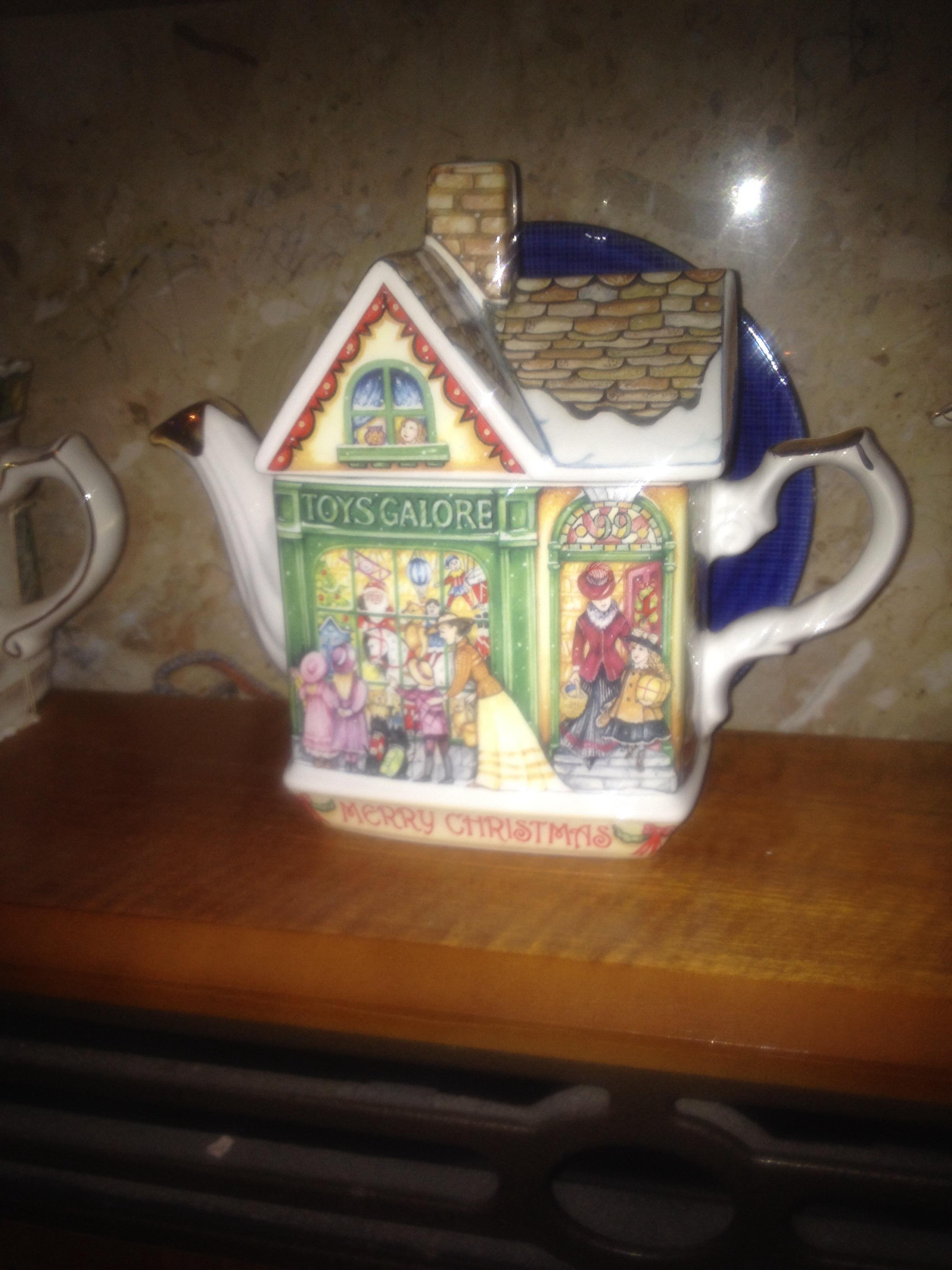 Sadler Christmas teapot 1999 limited to production of 5000 r