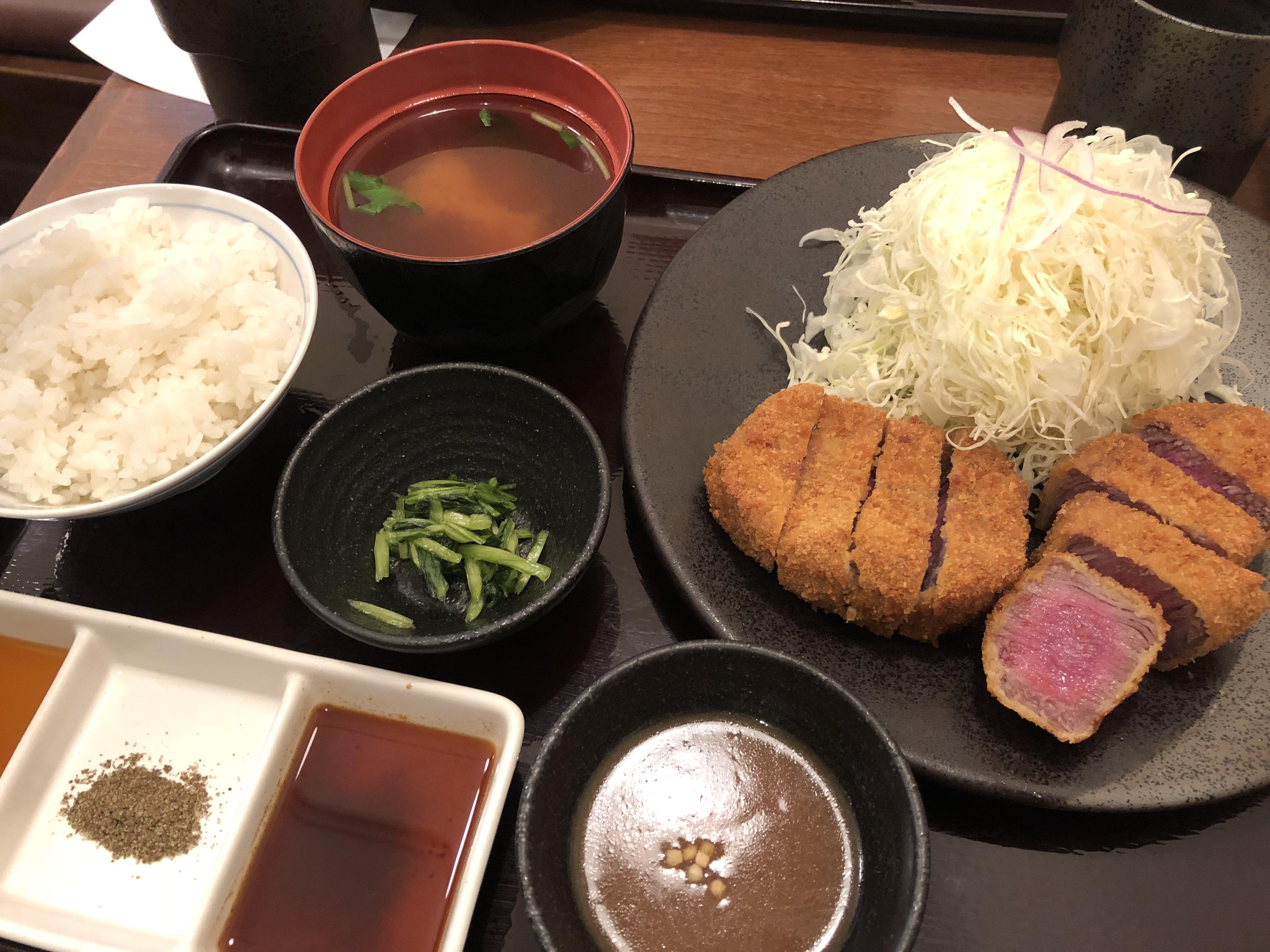 Beef Cutlet Set (4 Dipping Sauces Curry, Japanese Worcestershire