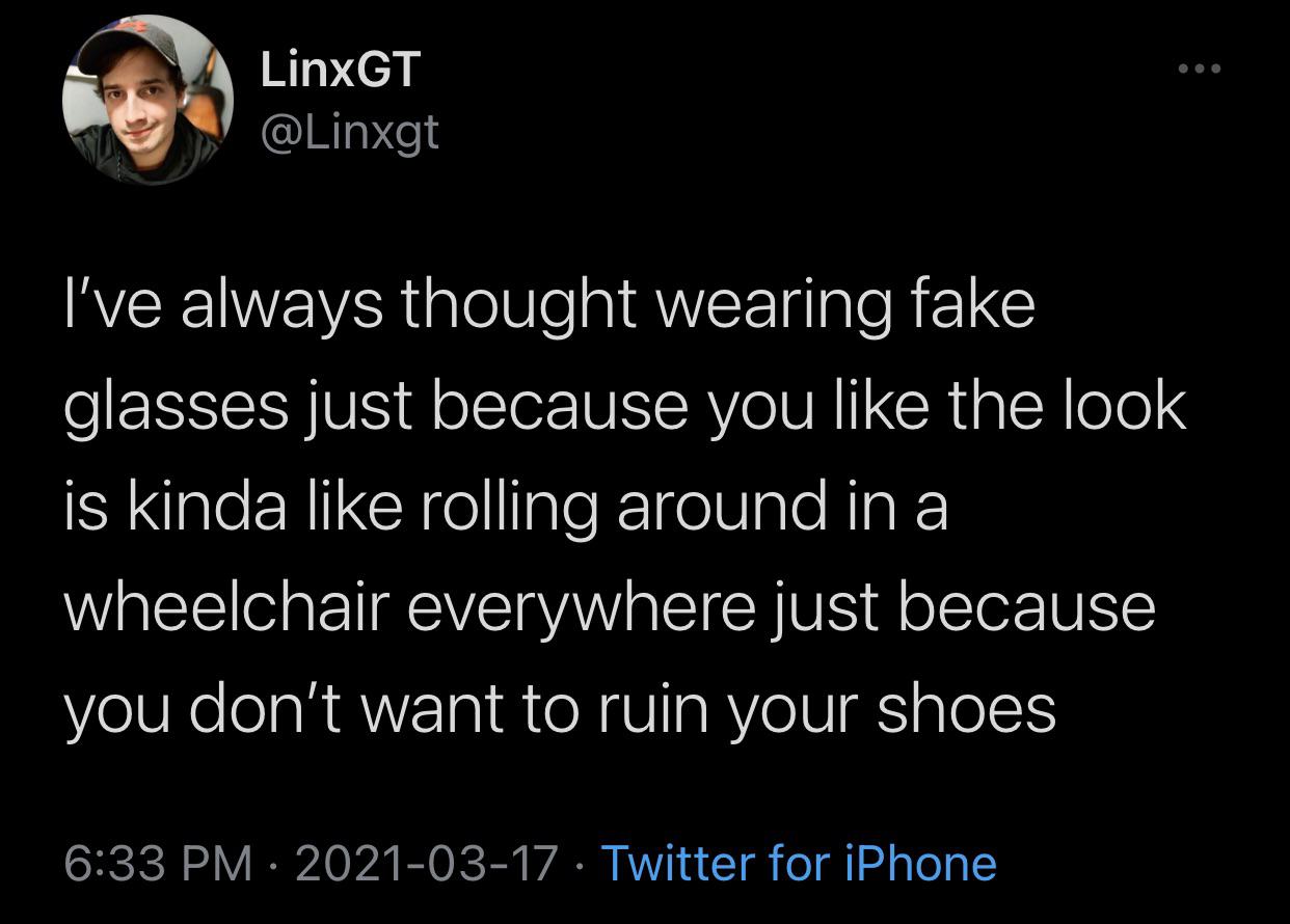 Why do people wear fake glasses? r/WhitePeopleTwitter