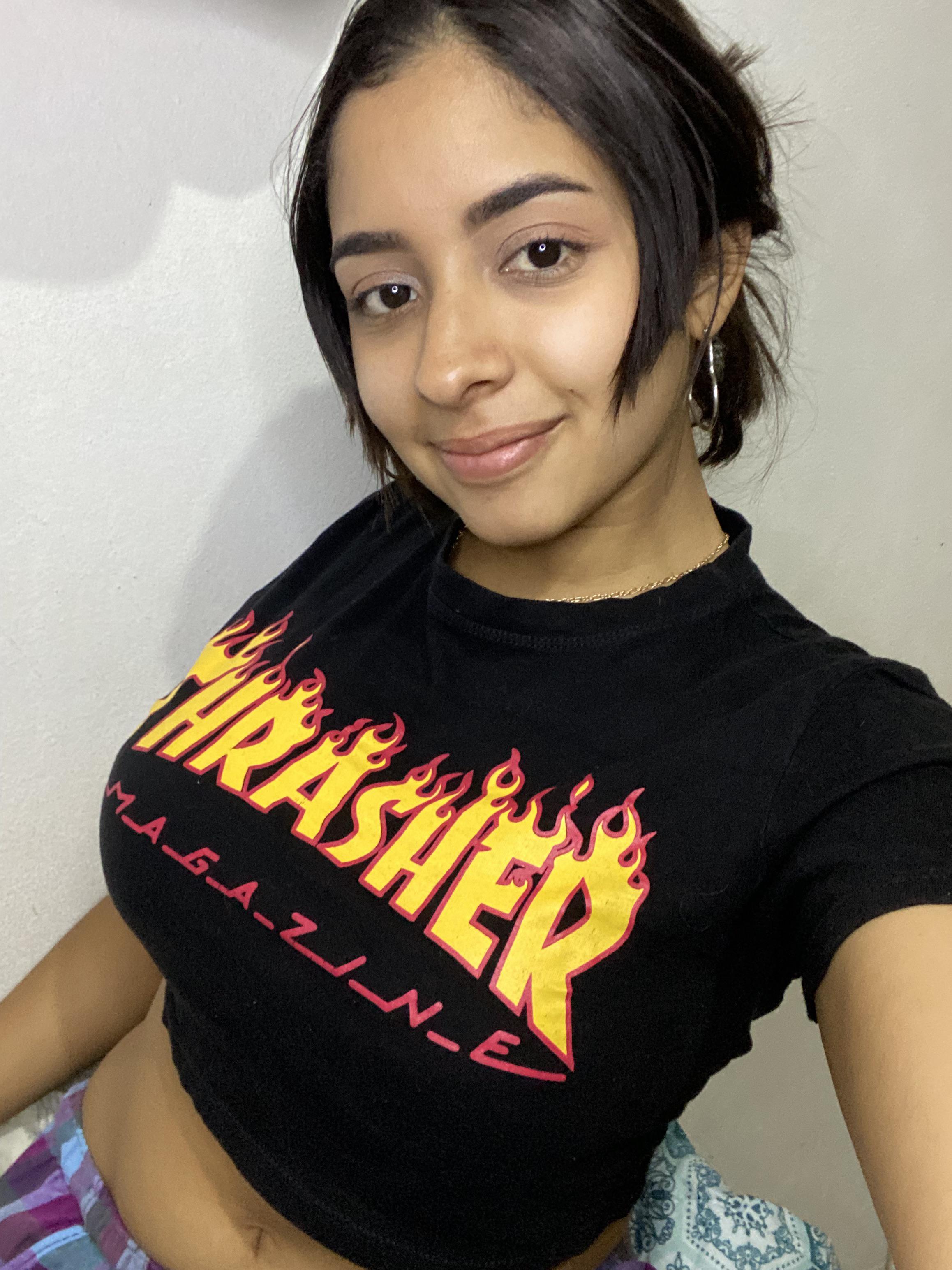 F18 latin girl here, u? : selfie