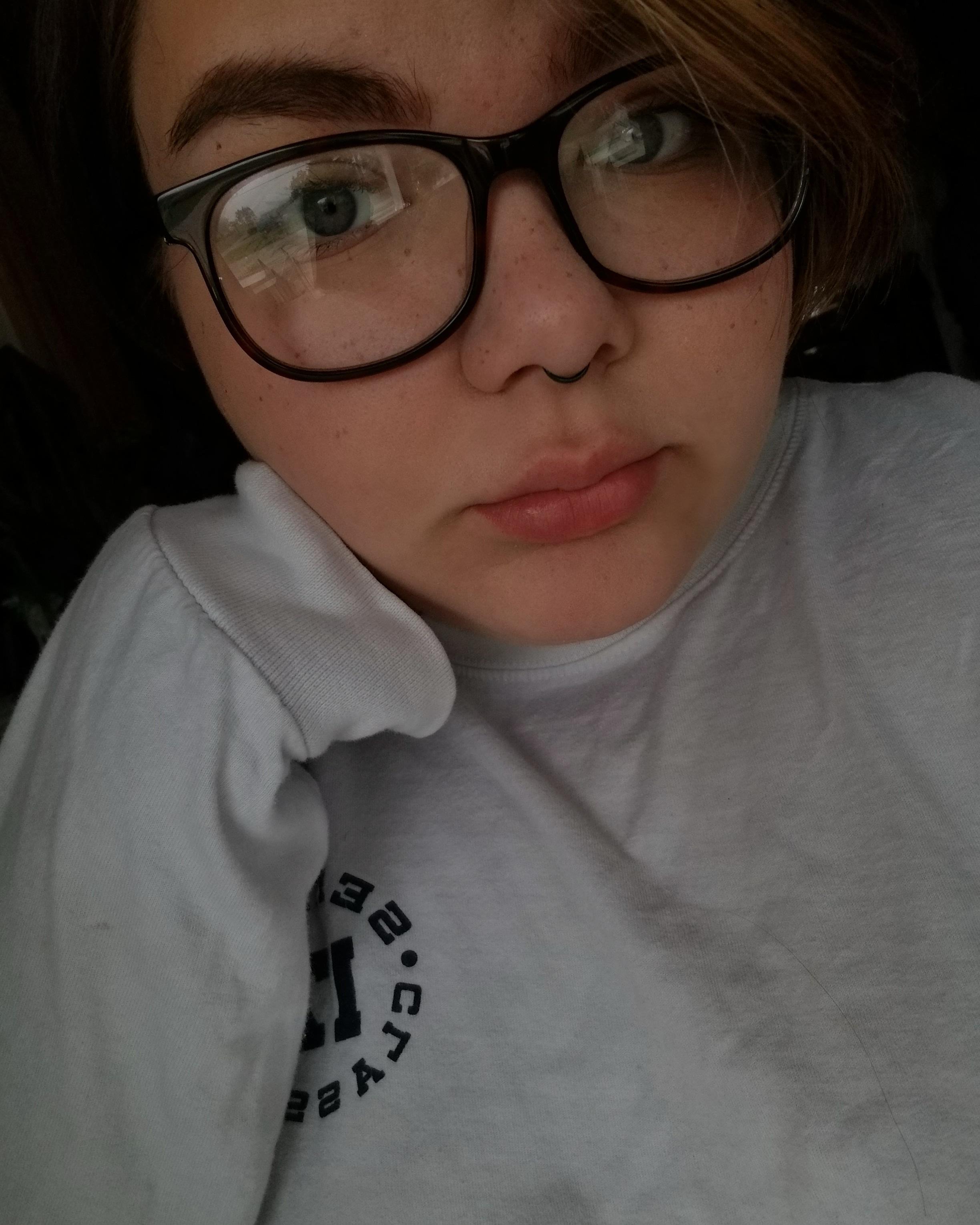 Should I get a medusa piercing? Also if yes, what are some tips/ pros/ cons of it? r/piercing