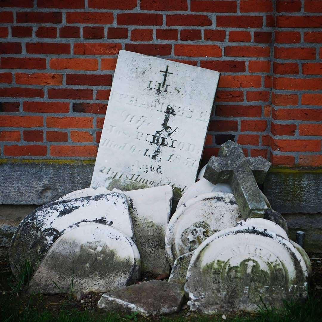 Headstones in Ohio. r/AbandonedPorn