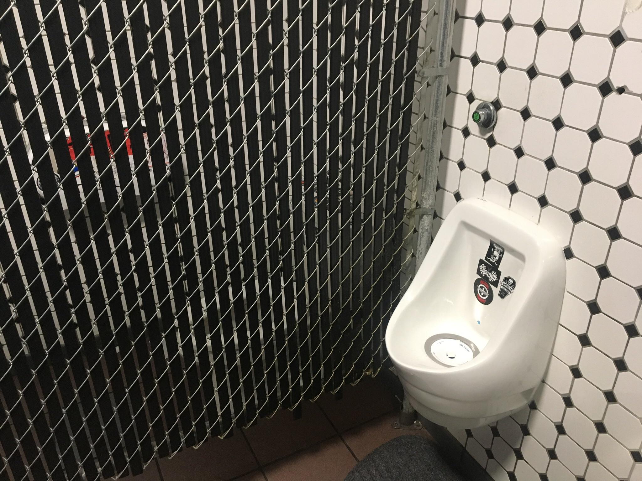This bathroom with a seethrough wall to the stall. r/CrappyDesign