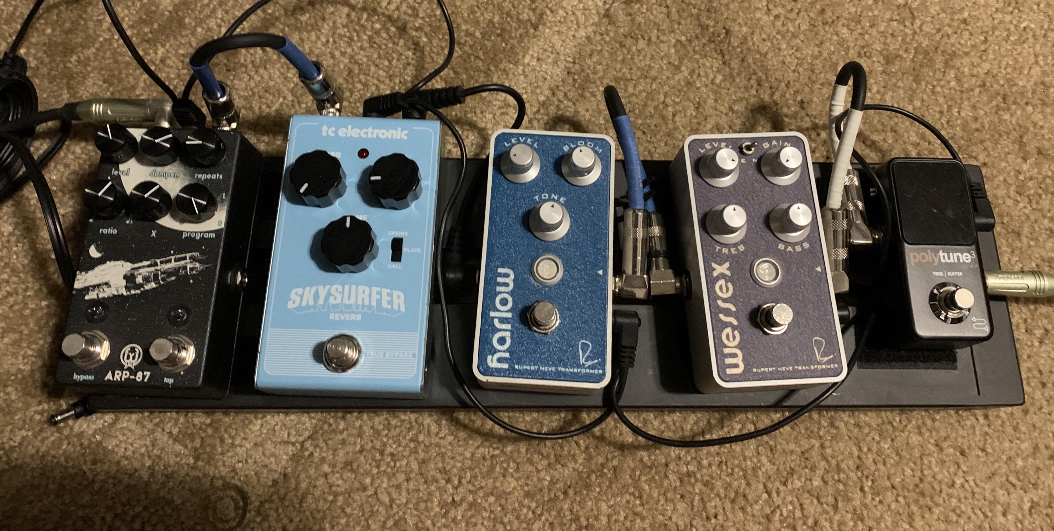 Simple but effective setup for my guitar rig(s) and bass rig. r/pedals