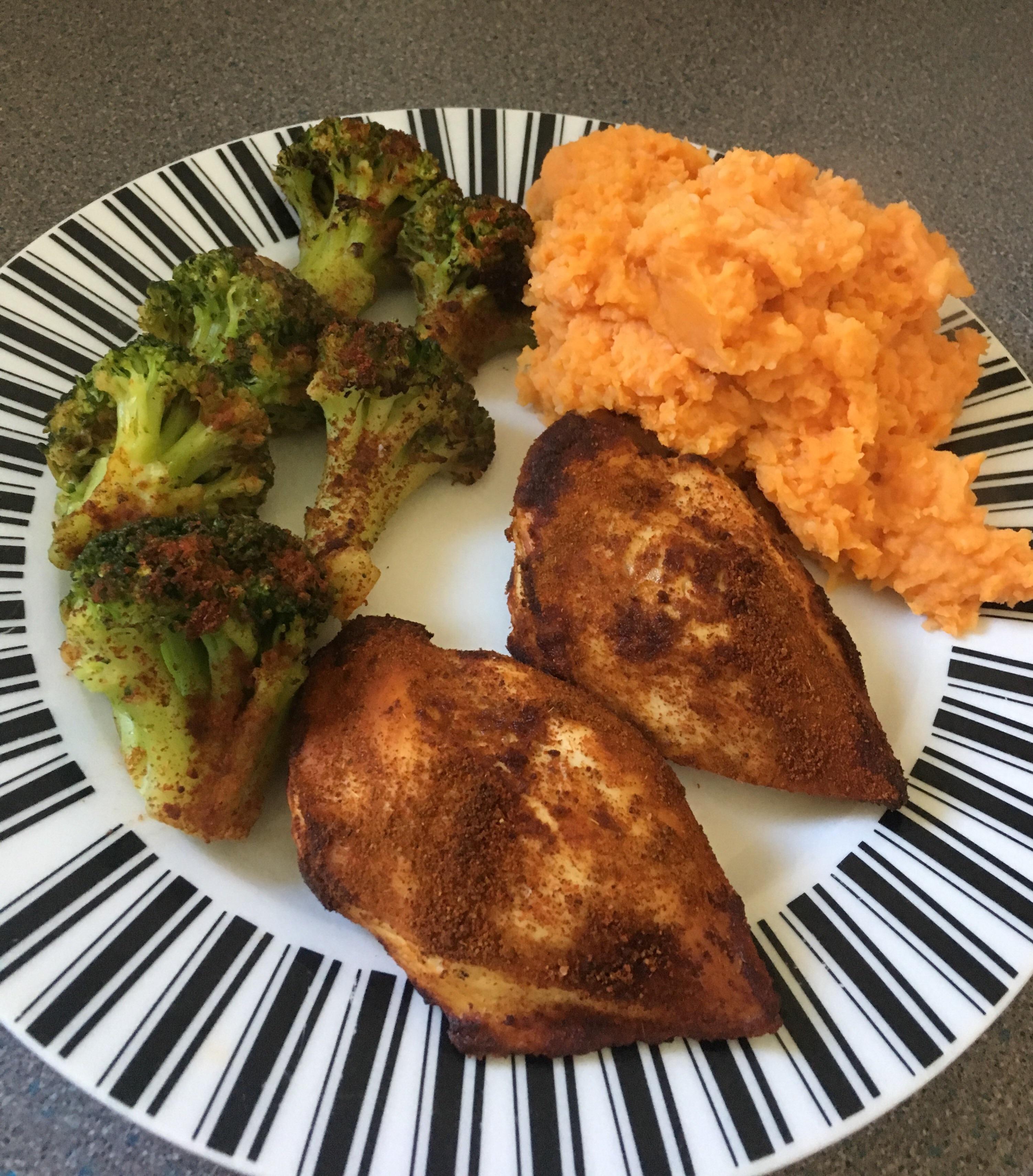 485 calorie dinner of chicken in a homemade spicy rub, sweet potato