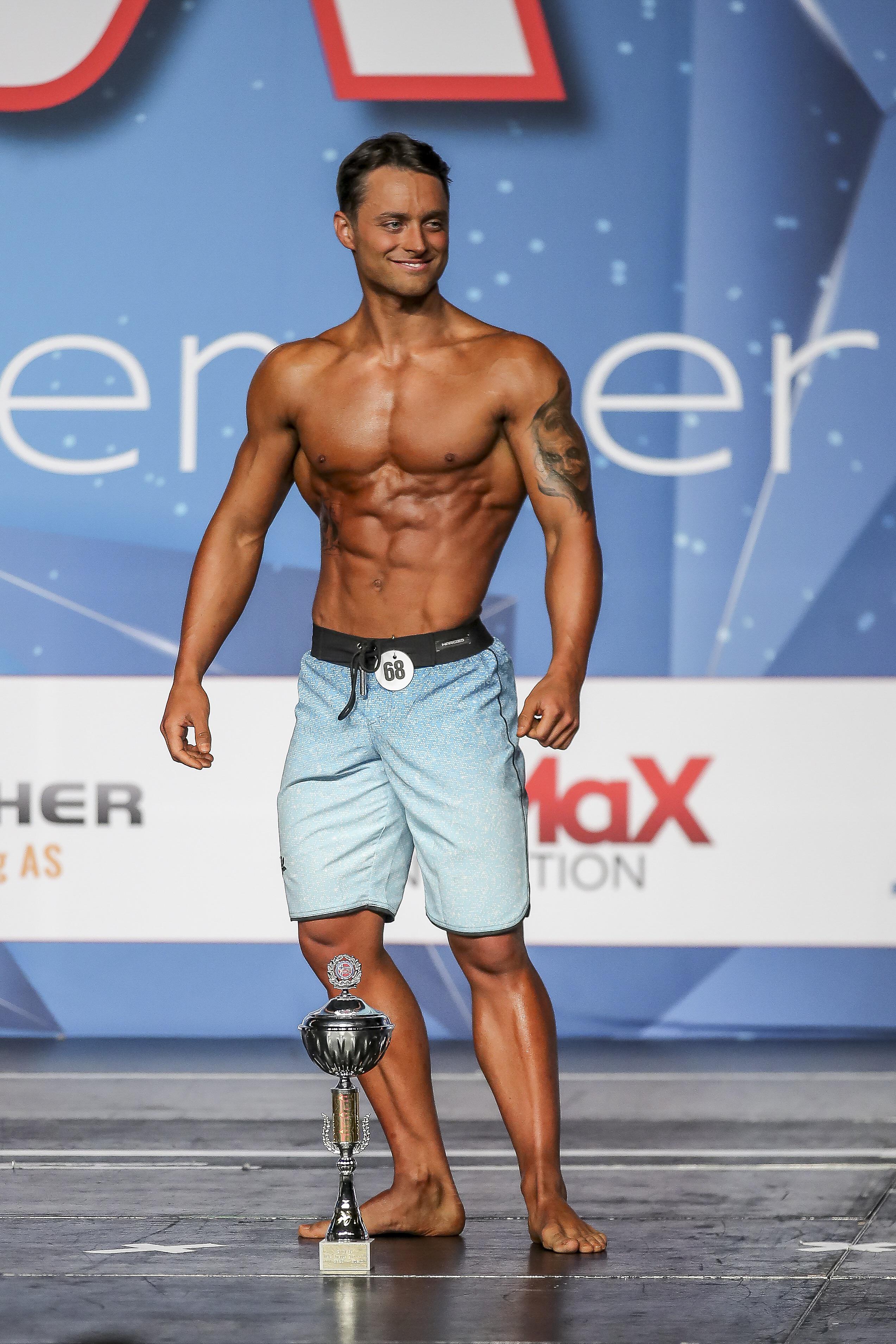 are physique competitors on steroids Janel Briseno