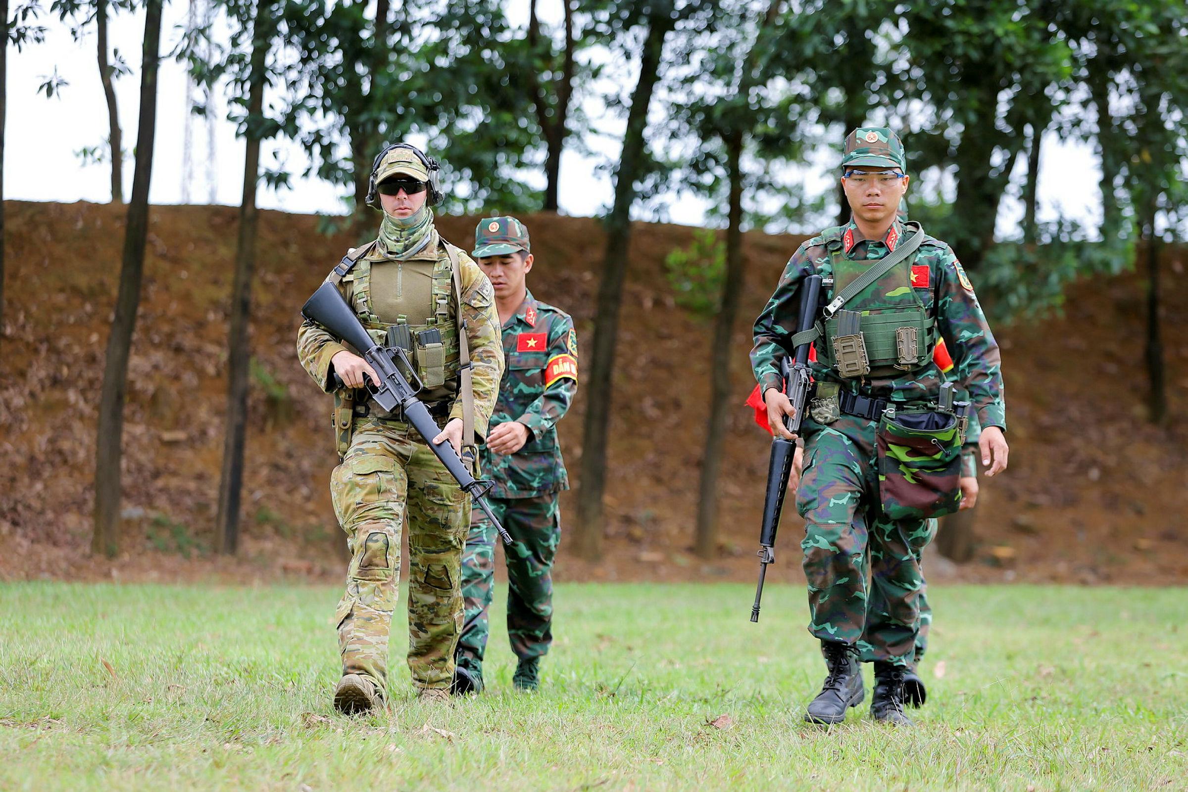 Australian Army soldiers participating in the 2nd AustraliaVietnam Combat Skills Exchange with