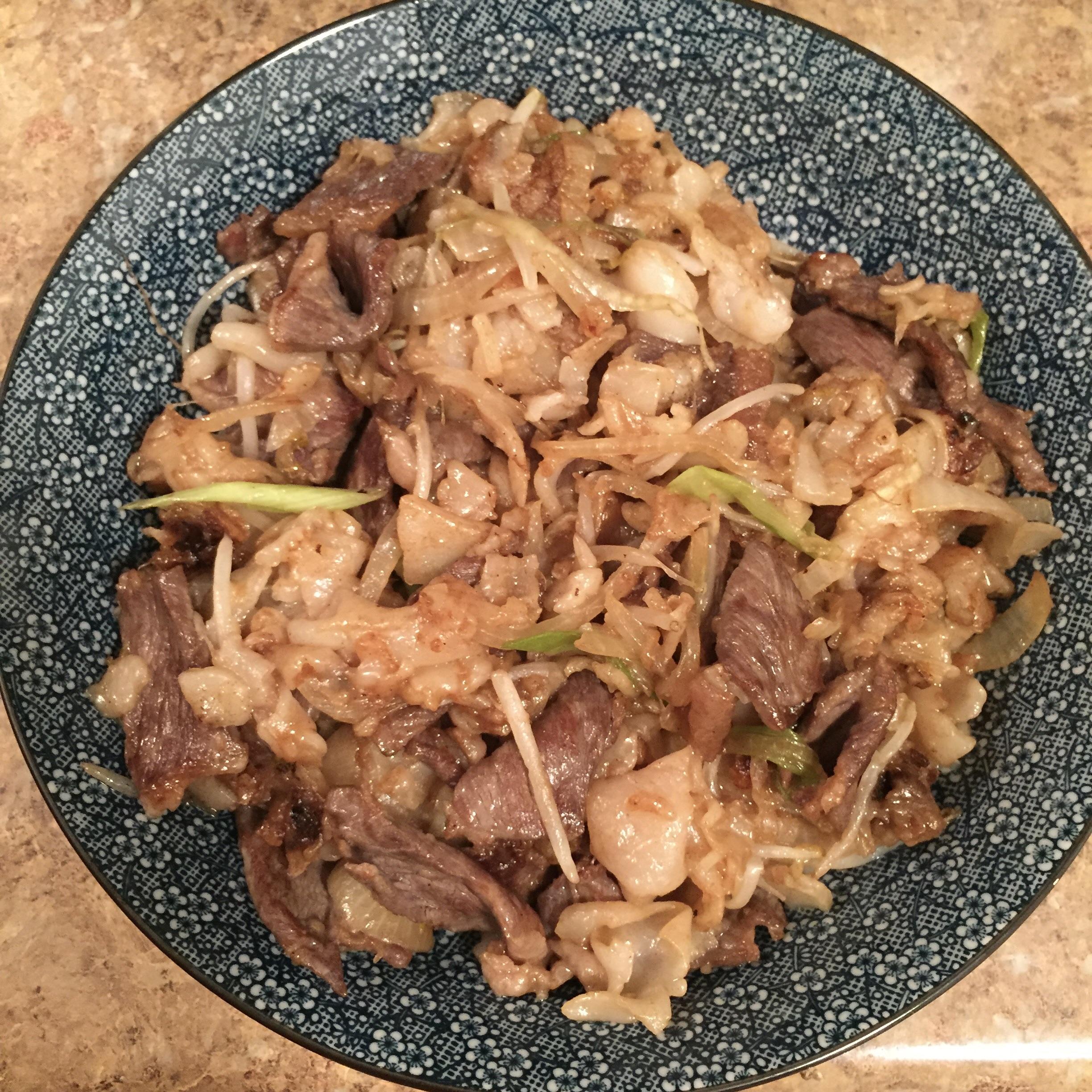 I made stir fry beef rice noodles (干炒牛河）. Pretty happy about it! r