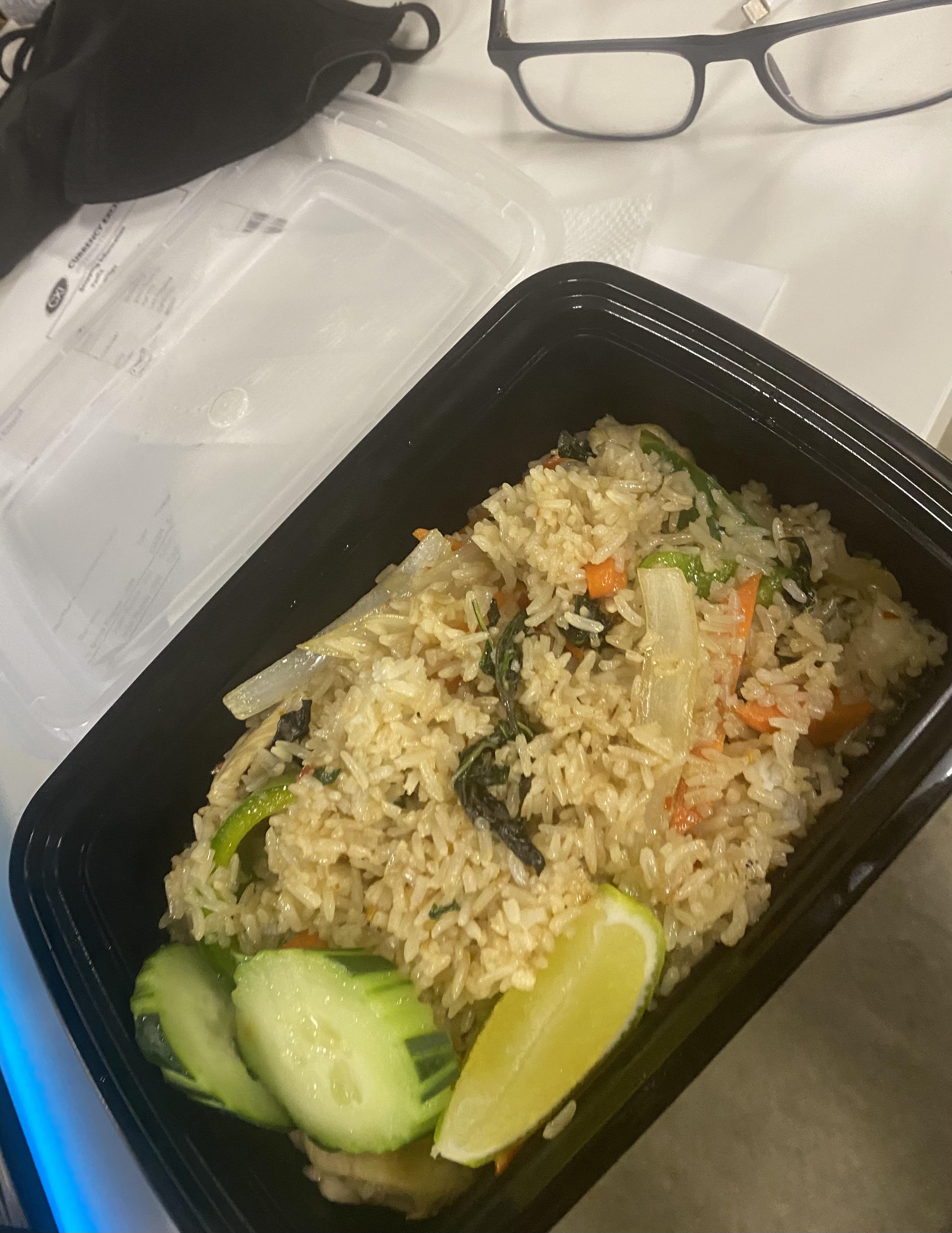 Calorie estimate? Spicy thai basil fried rice with chicken. r