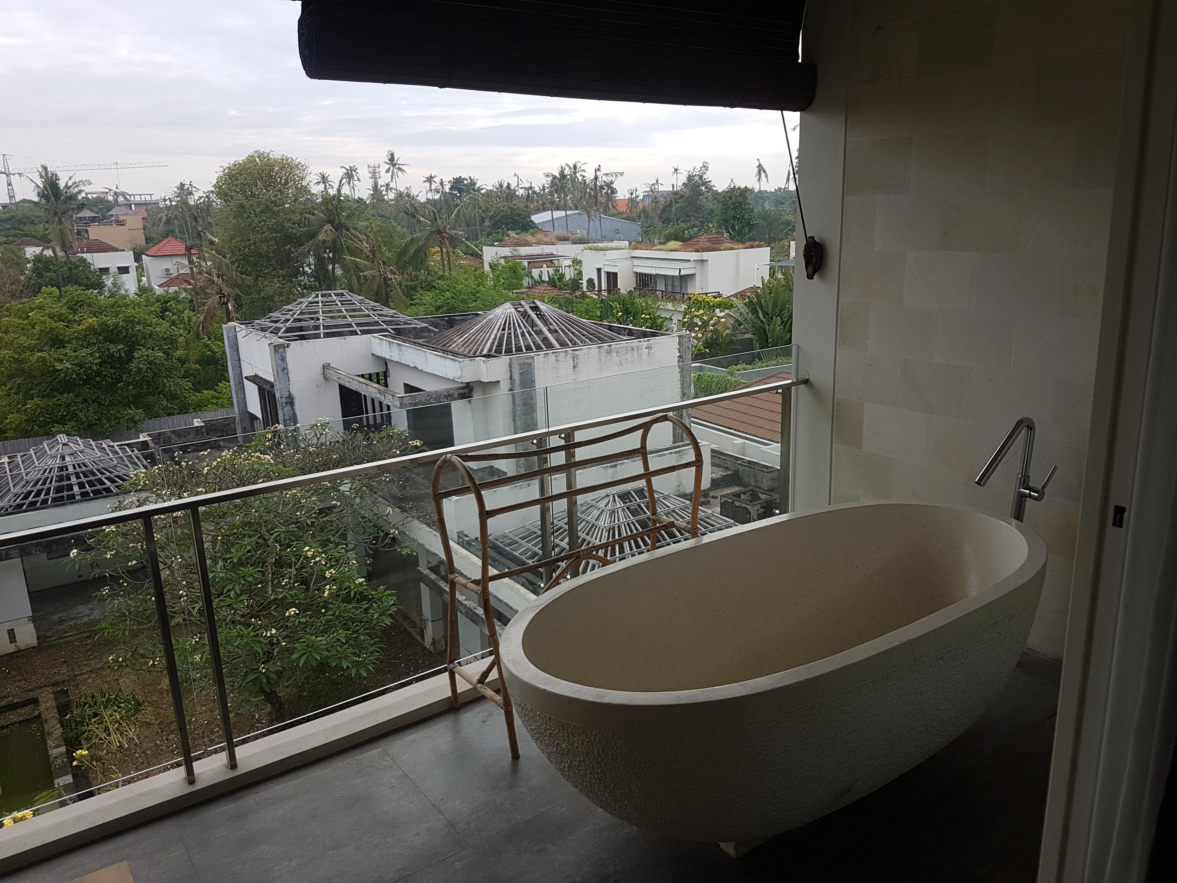 The bathtub in our hotel room is on the balcony r/mildlyinteresting
