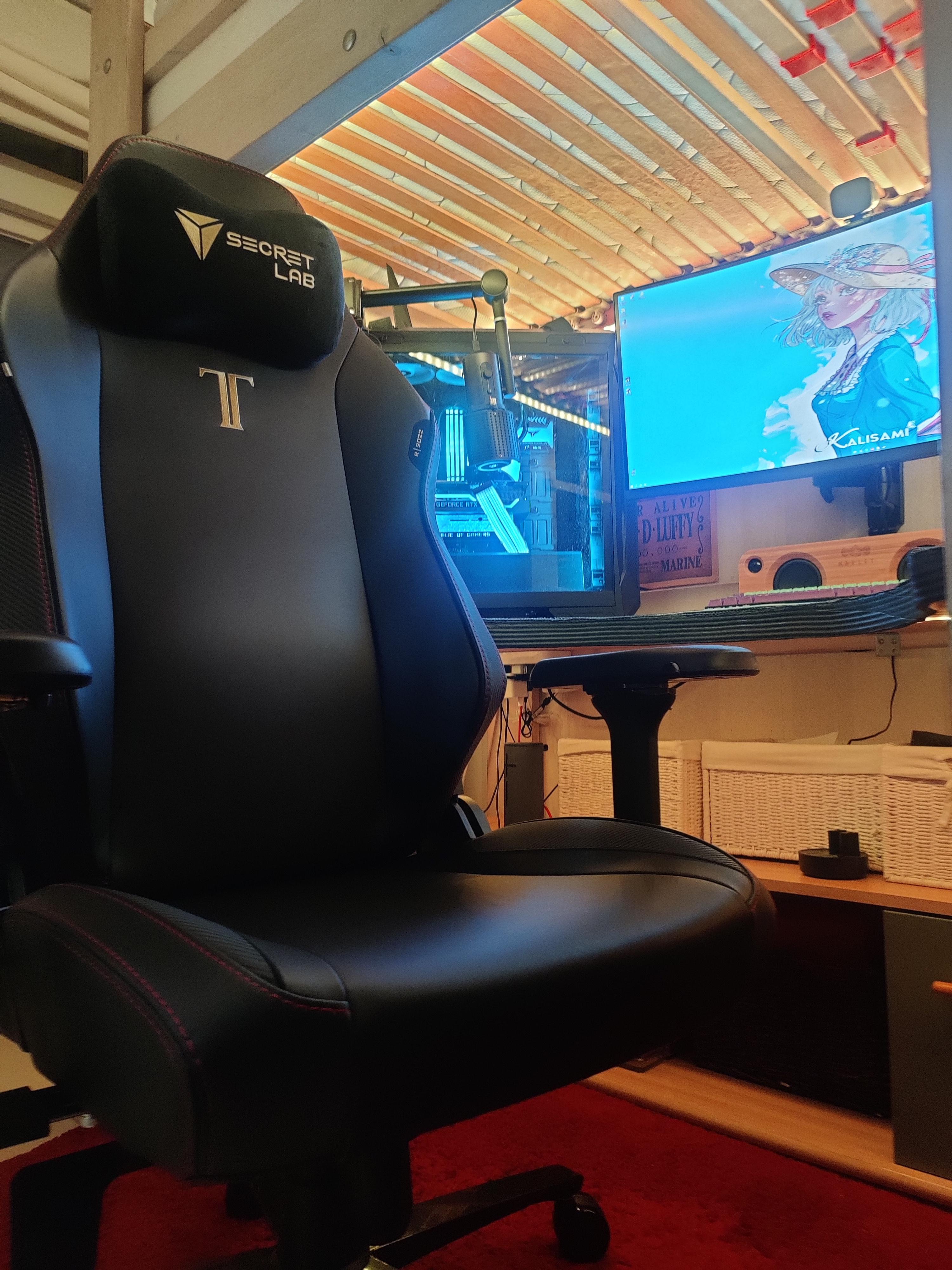My new setup is finally complete with my new secretlab chair. secretlab