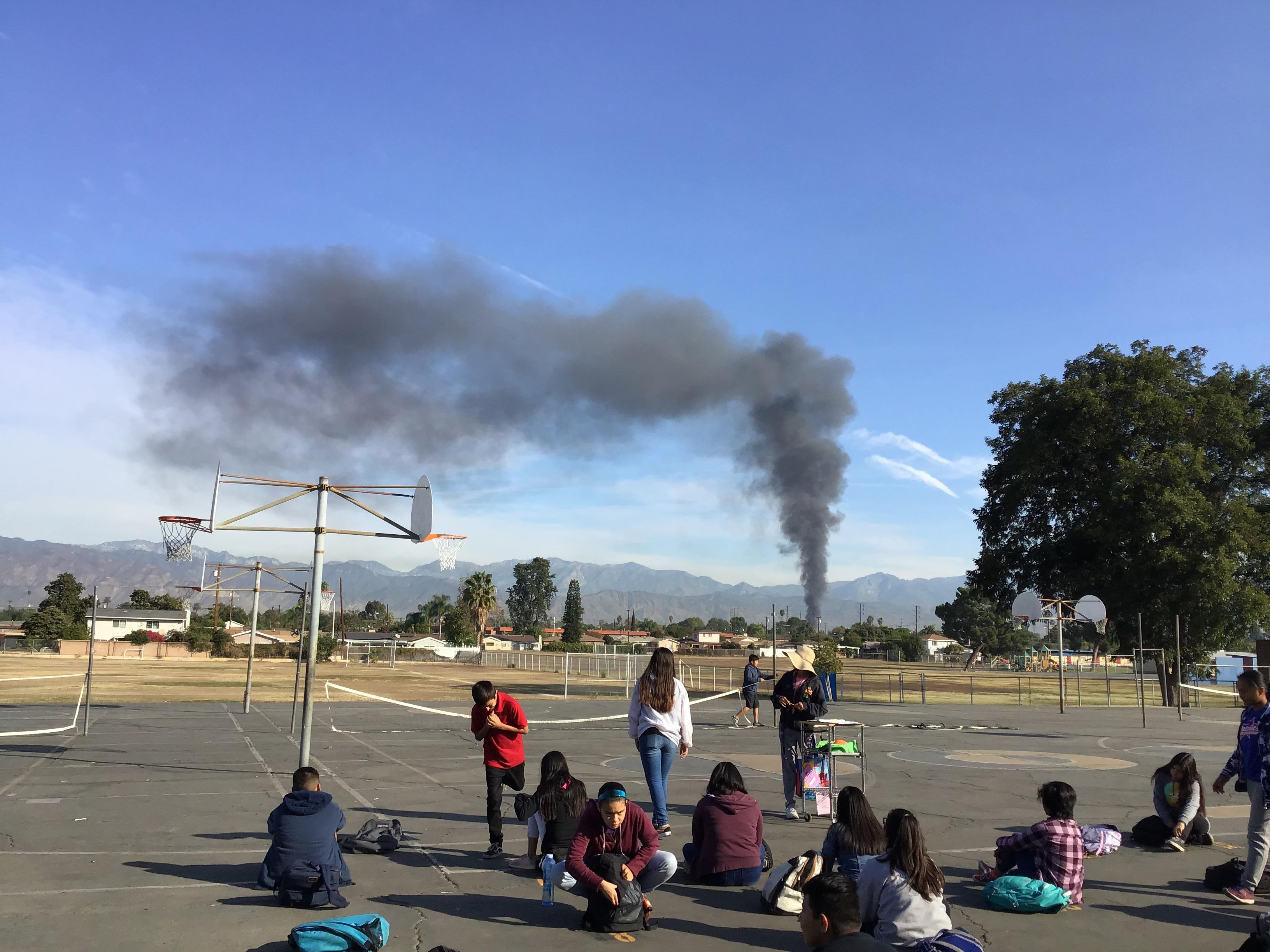 Fire in La Puente today r/LosAngeles