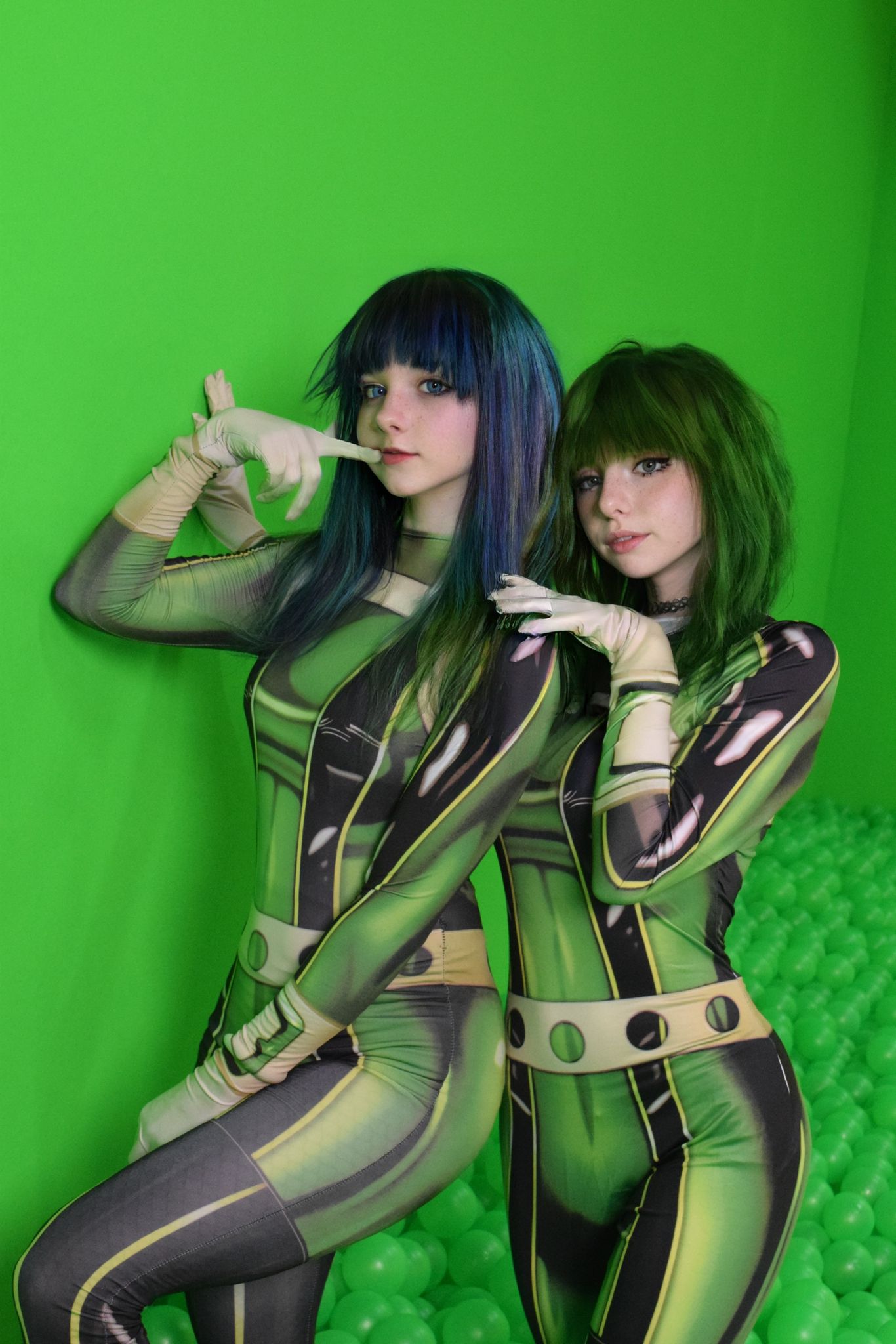 id0lls [self] and demonchilddanny r/cosplayers