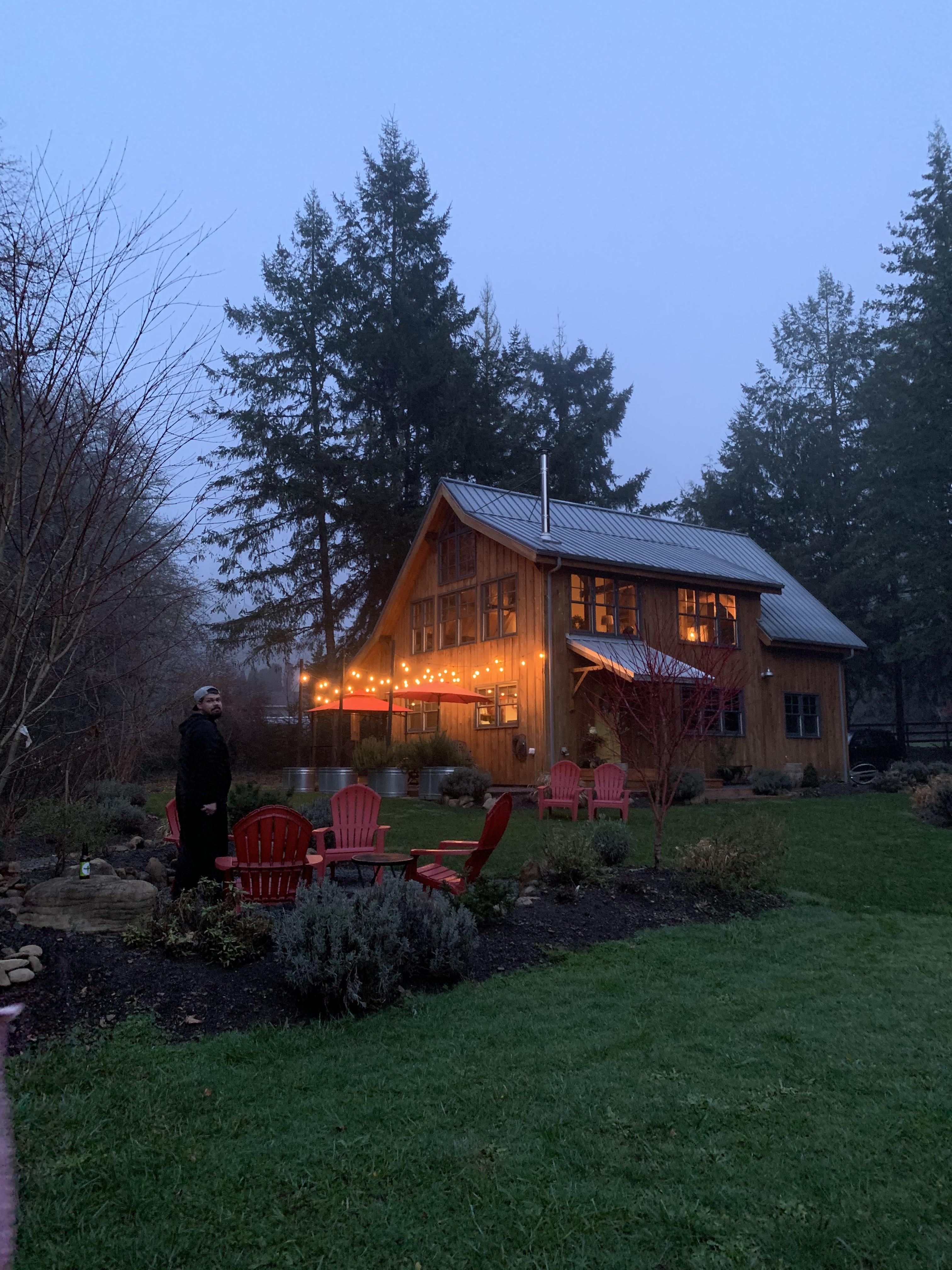 Cozy af 😏 in Scio, Oregon Building Gallery