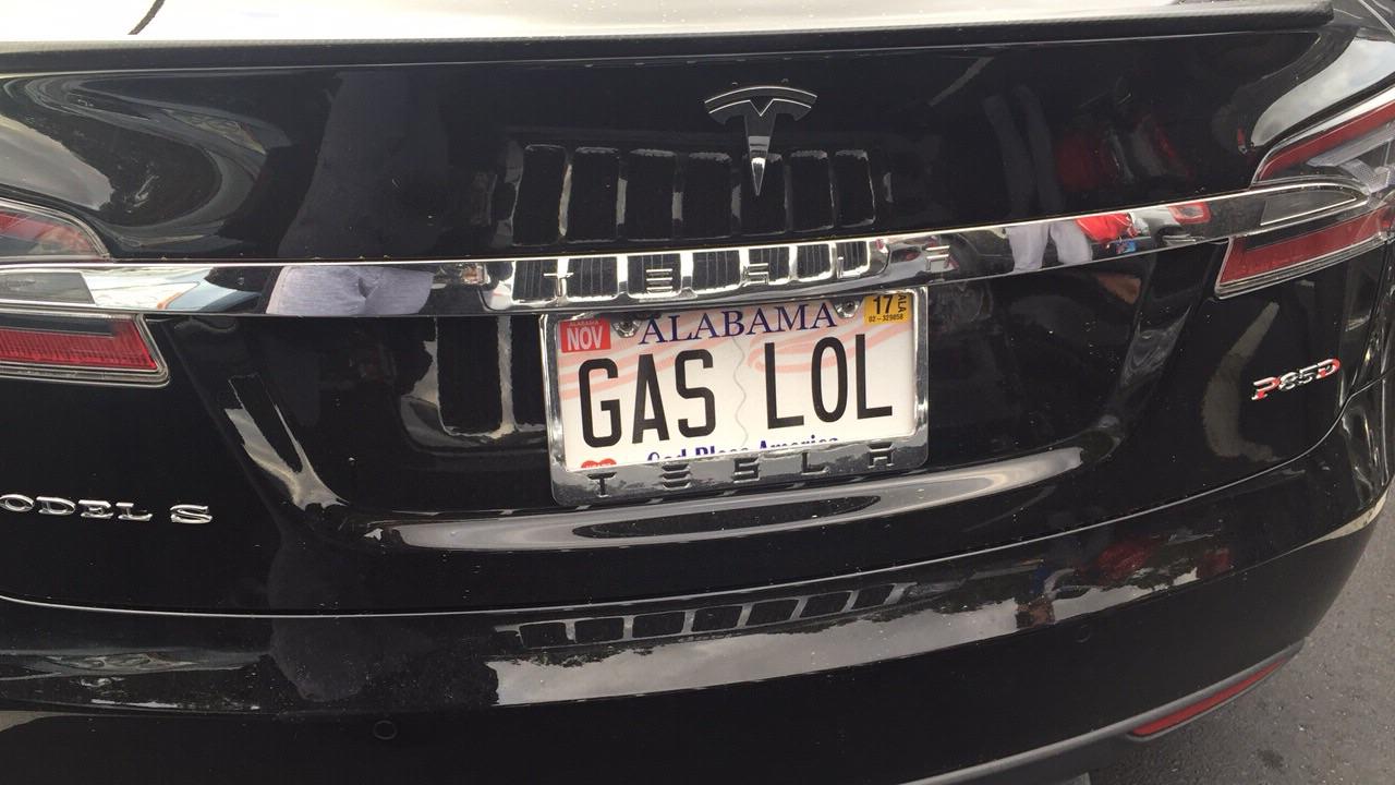 This Tesla license plate got a laugh out of me r/pics