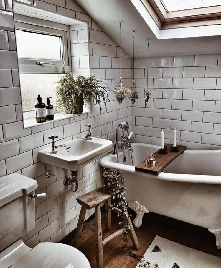 How about a cozy bathroom in Cardiff? r/CozyPlaces
